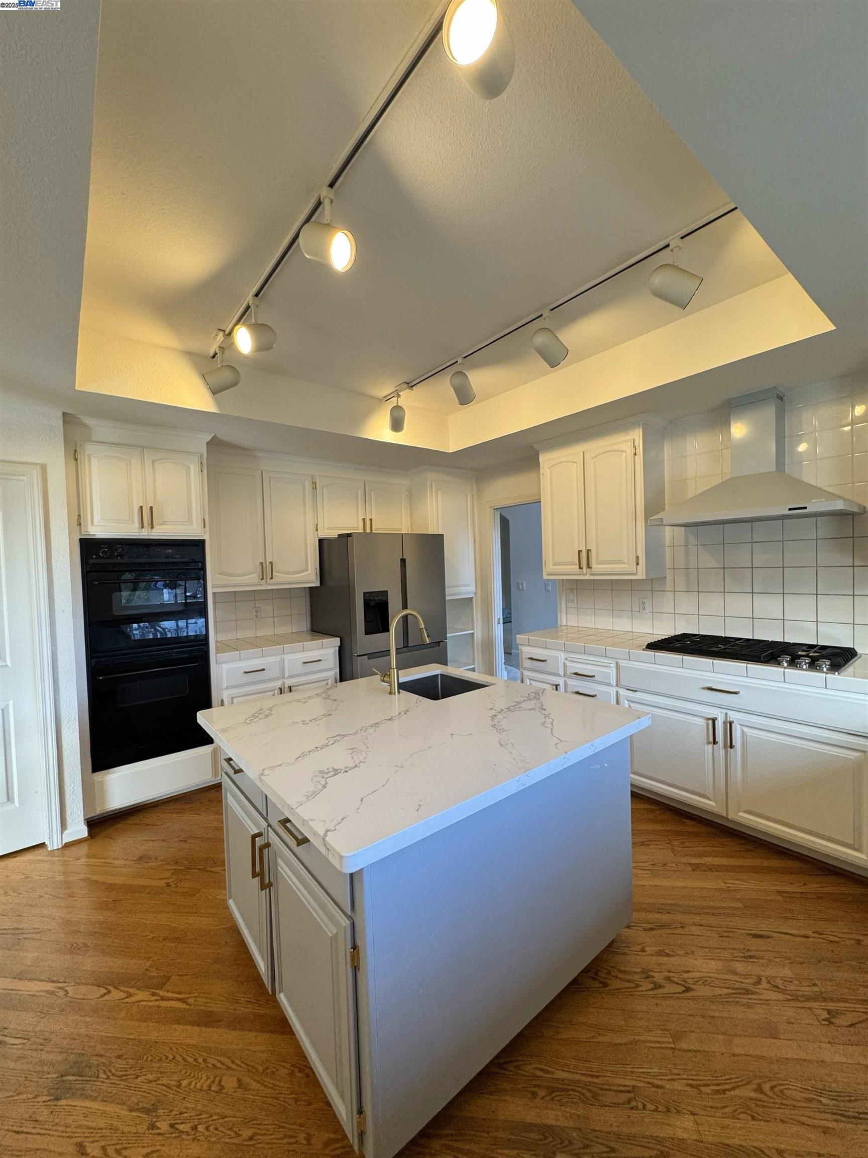 Detail Gallery Image 9 of 23 For 1295 Whispering Oaks Pl, Danville,  CA 94506 - 4 Beds | 3 Baths