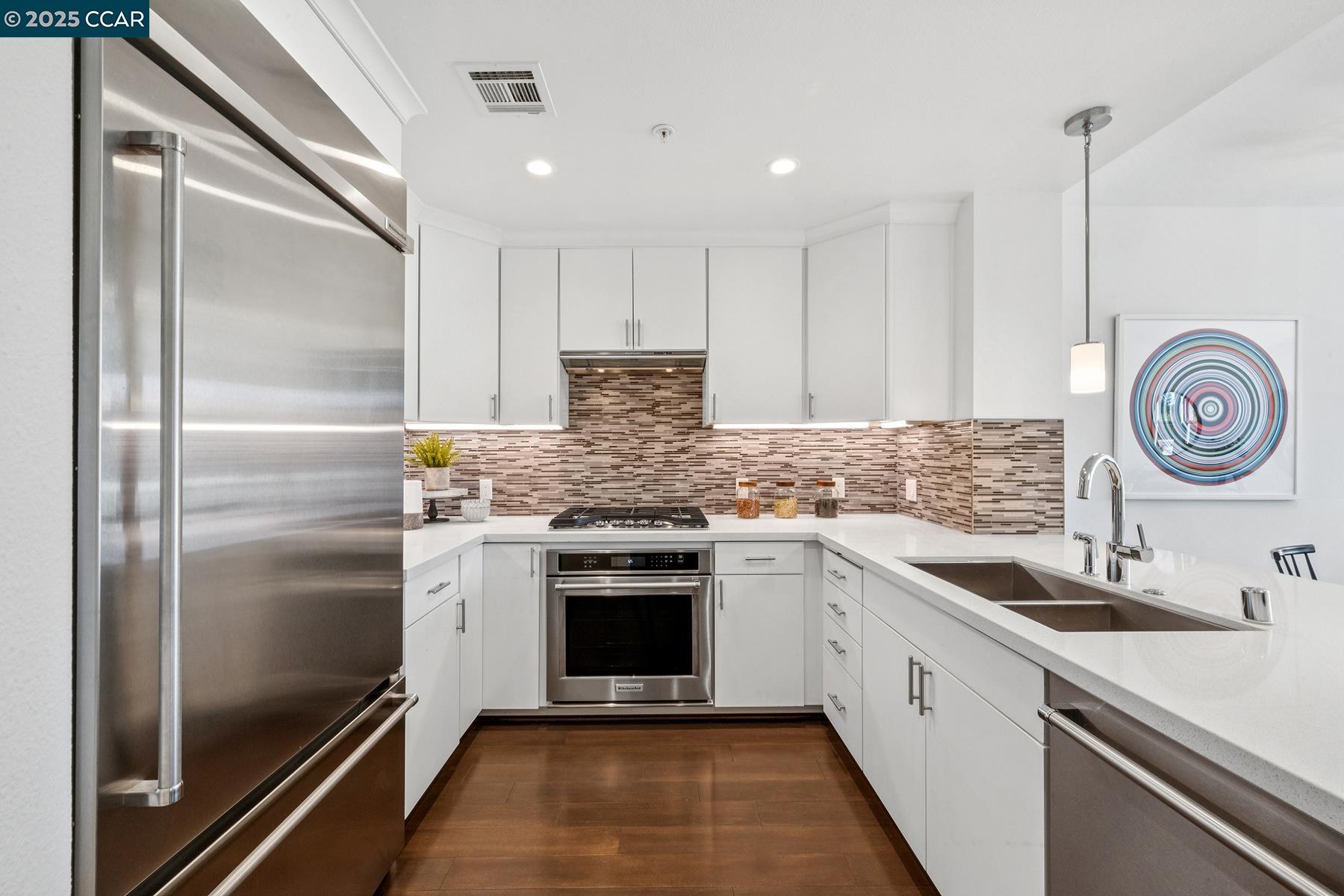 Detail Gallery Image 4 of 23 For 1000 Dewing Ave #214,  Lafayette,  CA 94549 - 2 Beds | 2 Baths