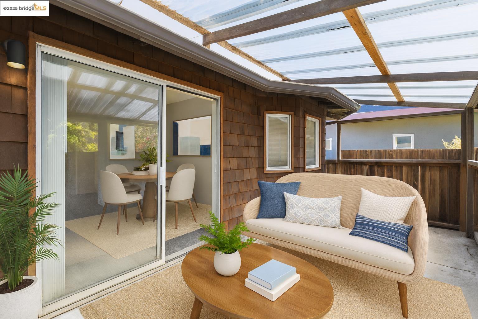 Detail Gallery Image 2 of 5 For 6630 Macarthur Blvd #2,  Oakland,  CA 94605 - 2 Beds | 1 Baths