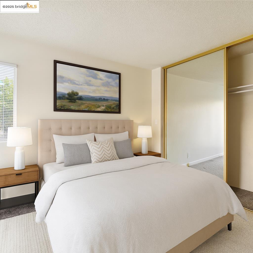 Detail Gallery Image 3 of 5 For 6630 Macarthur Blvd #2,  Oakland,  CA 94605 - 2 Beds | 1 Baths