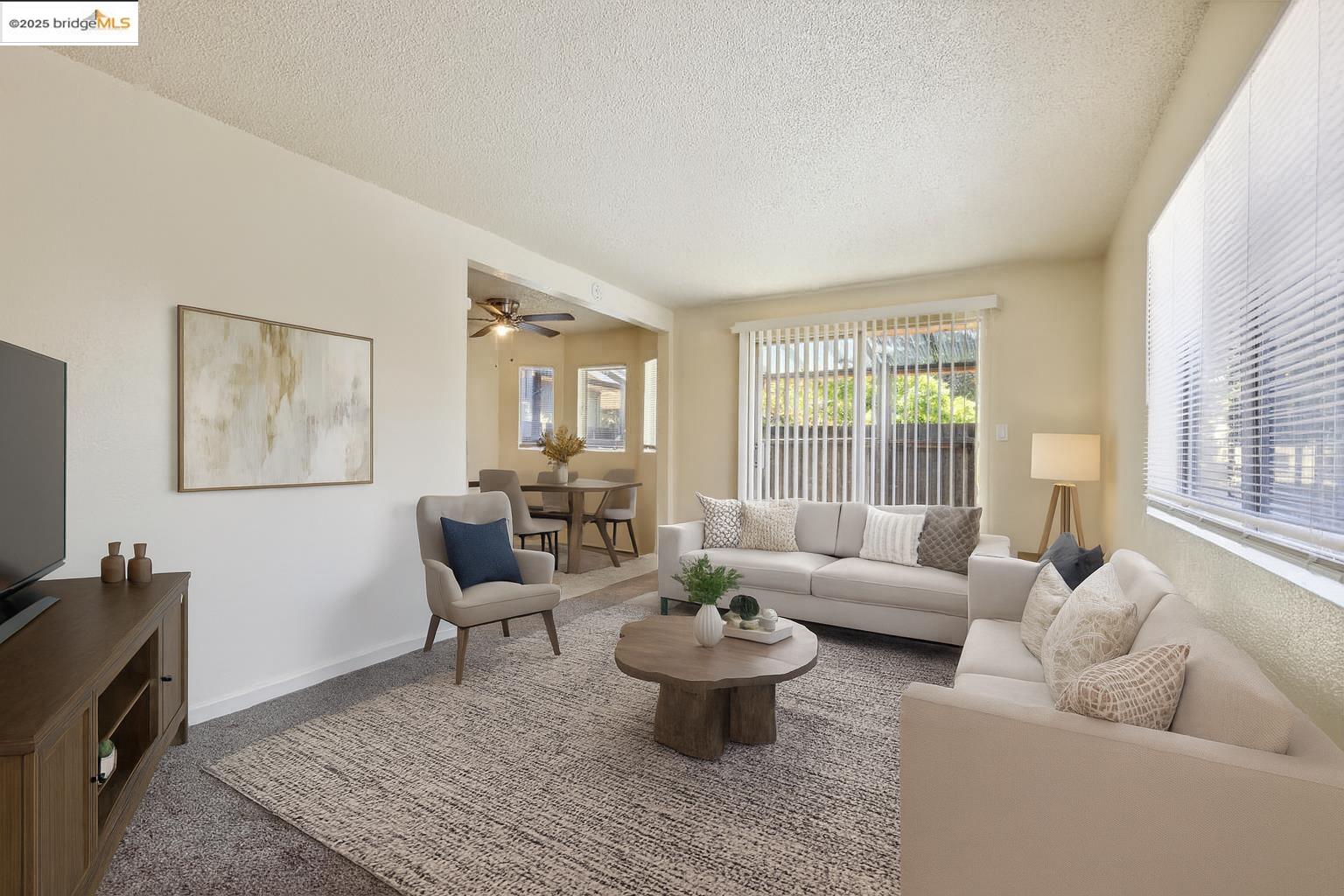 Detail Gallery Image 5 of 5 For 6630 Macarthur Blvd #2,  Oakland,  CA 94605 - 2 Beds | 1 Baths