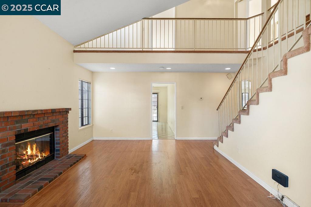 Detail Gallery Image 4 of 19 For 2125 Willow Ave, Antioch,  CA 94509 - 5 Beds | 2/1 Baths