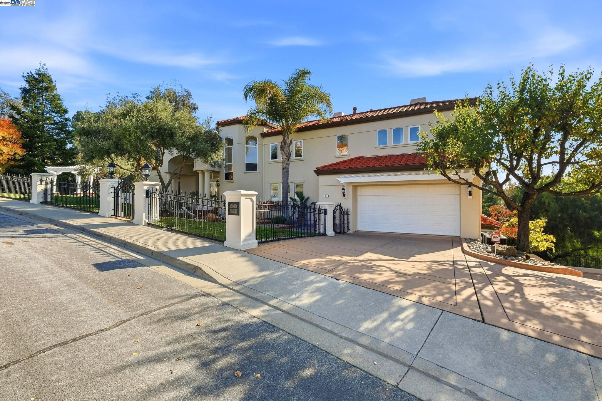 Detail Gallery Image 5 of 60 For 61 Montclaire Dr, Fremont,  CA 94539 - 4 Beds | 3/1 Baths