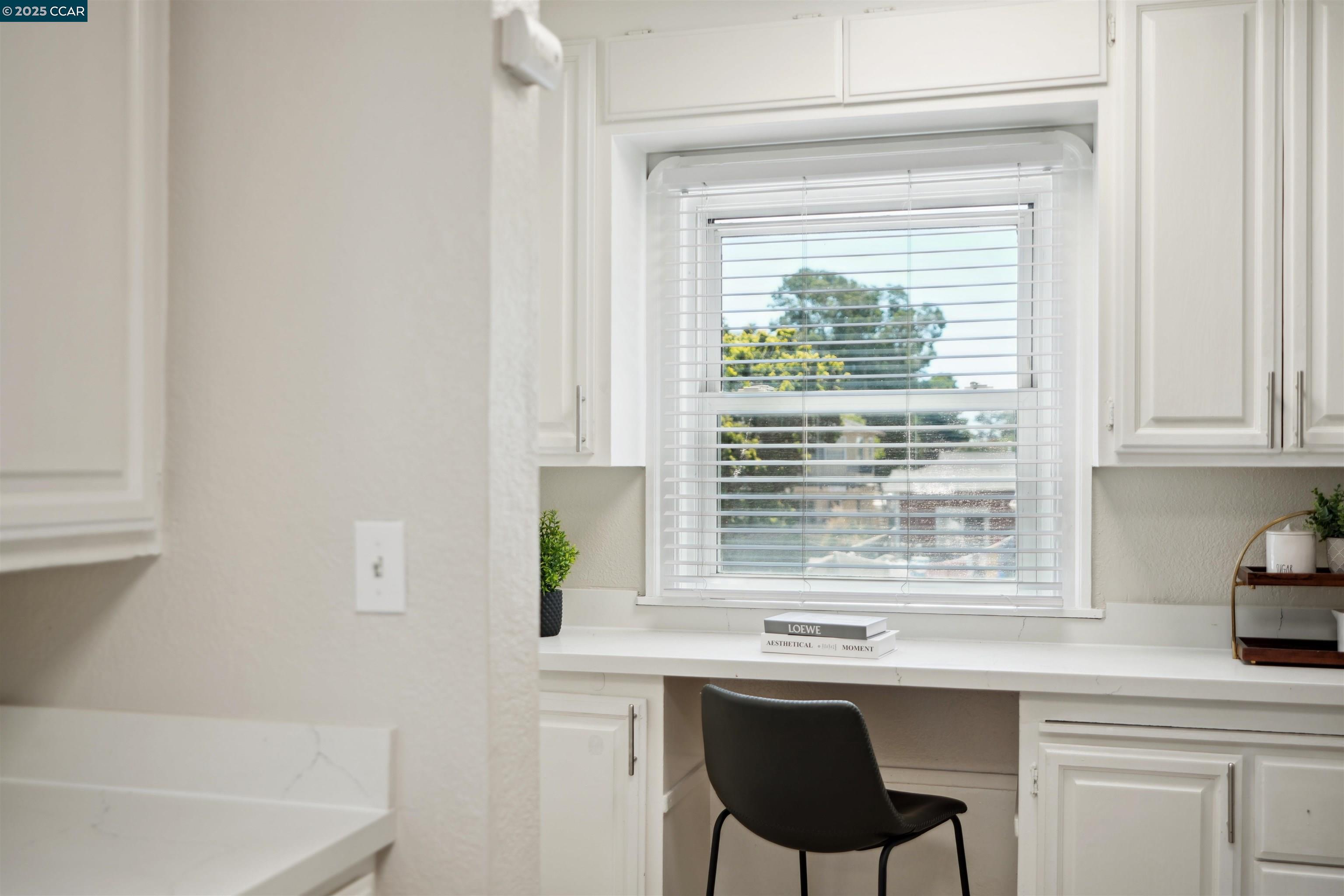 Detail Gallery Image 13 of 37 For 7700 Garfield Avenue, Oakland,  CA 94605 - 4 Beds | 1 Baths