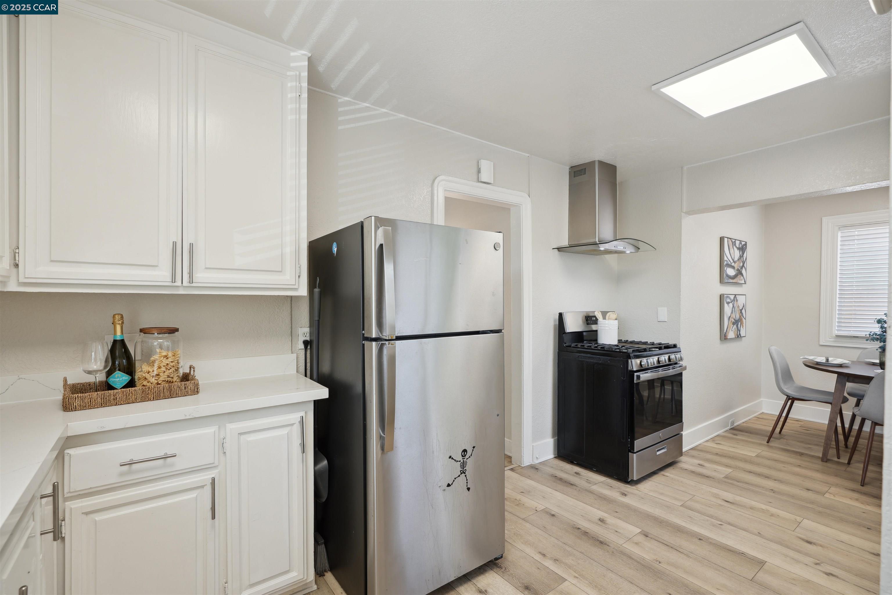 Detail Gallery Image 14 of 37 For 7700 Garfield Avenue, Oakland,  CA 94605 - 4 Beds | 1 Baths