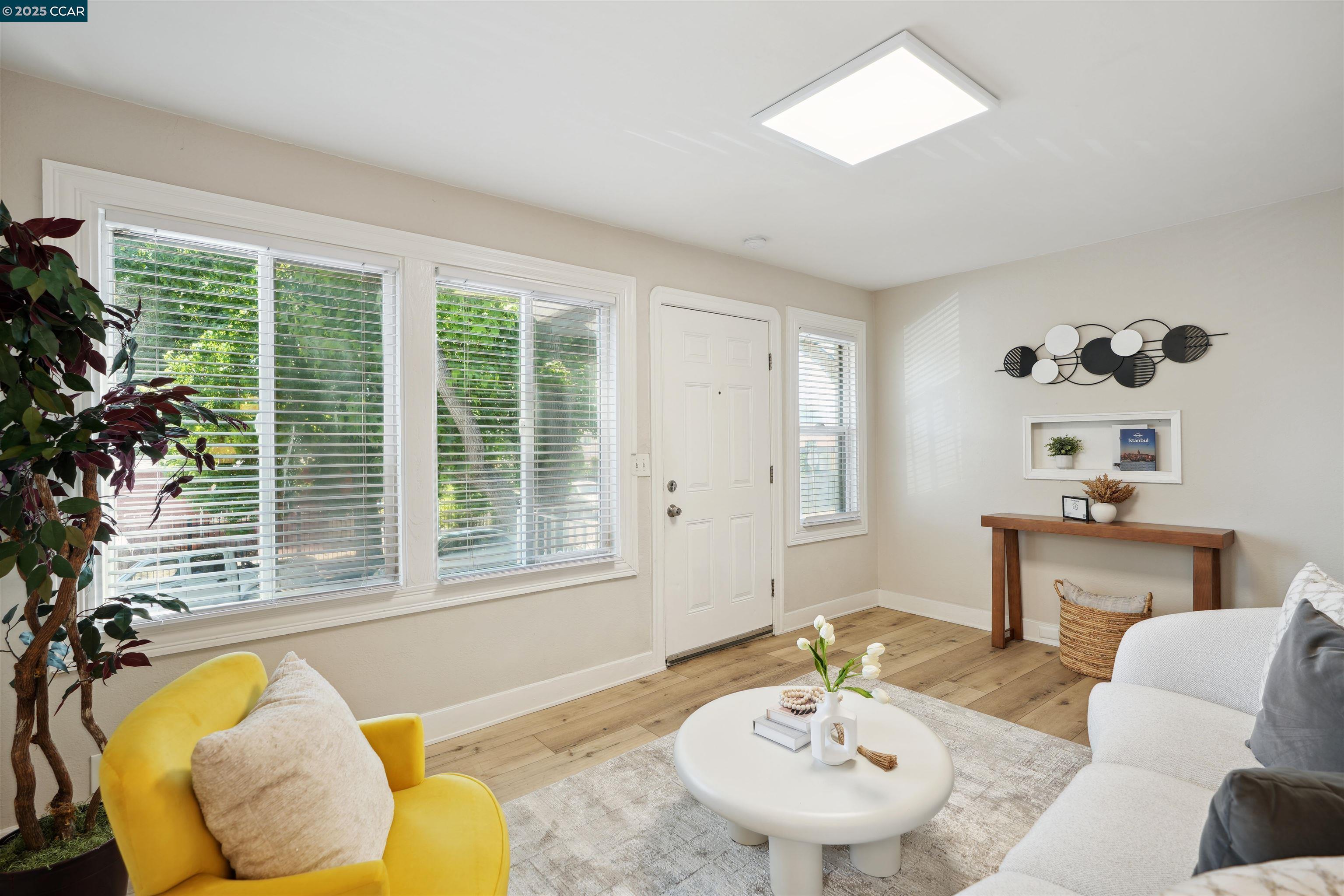 Detail Gallery Image 18 of 37 For 7700 Garfield Avenue, Oakland,  CA 94605 - 4 Beds | 1 Baths