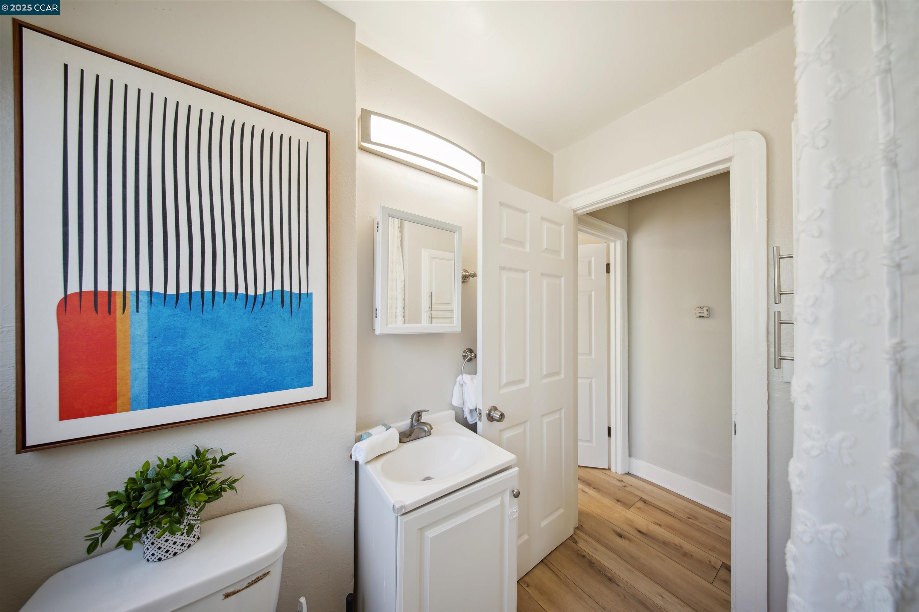 Detail Gallery Image 24 of 37 For 7700 Garfield Avenue, Oakland,  CA 94605 - 4 Beds | 1 Baths