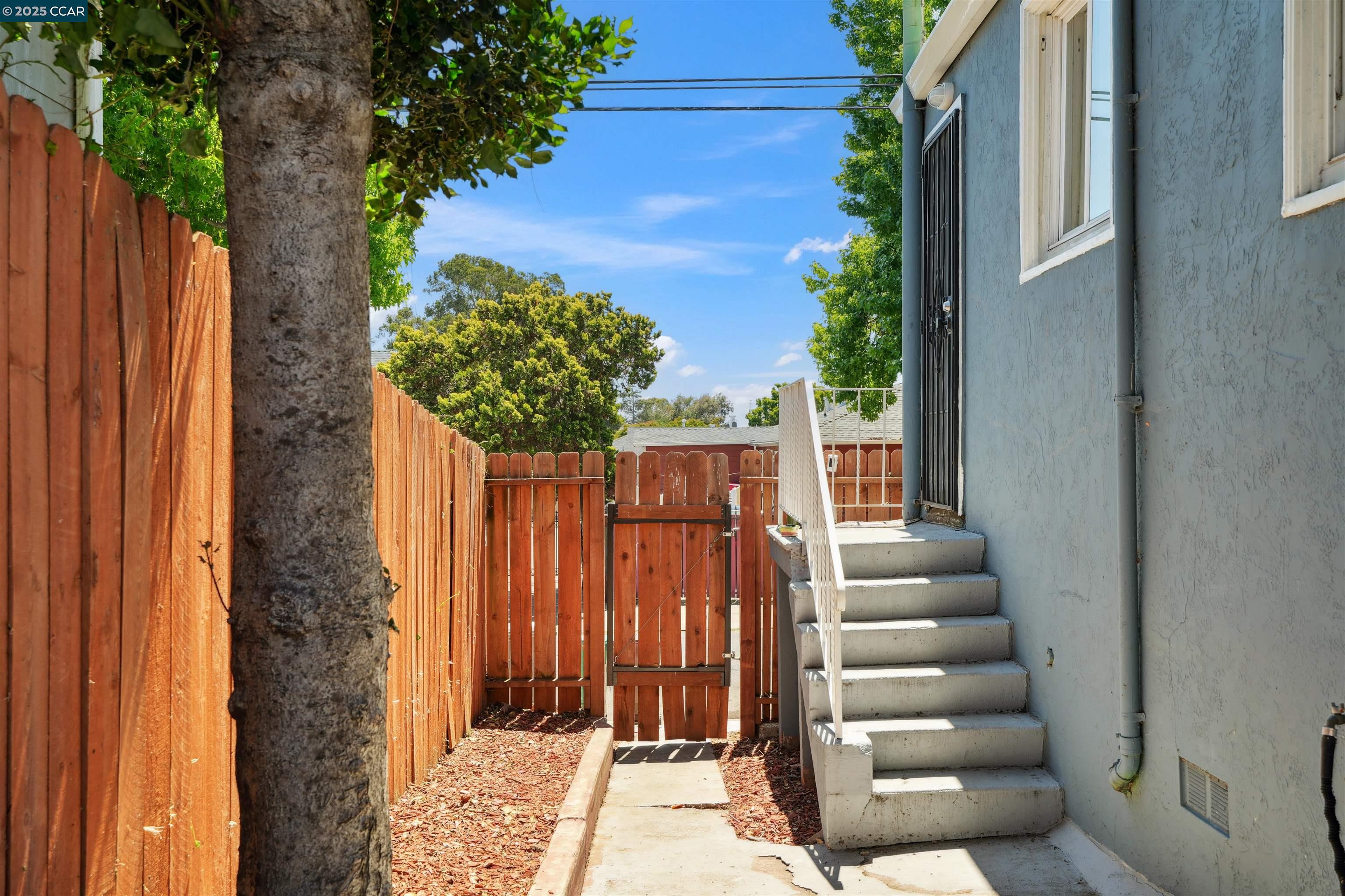 Detail Gallery Image 30 of 37 For 7700 Garfield Avenue, Oakland,  CA 94605 - 4 Beds | 1 Baths