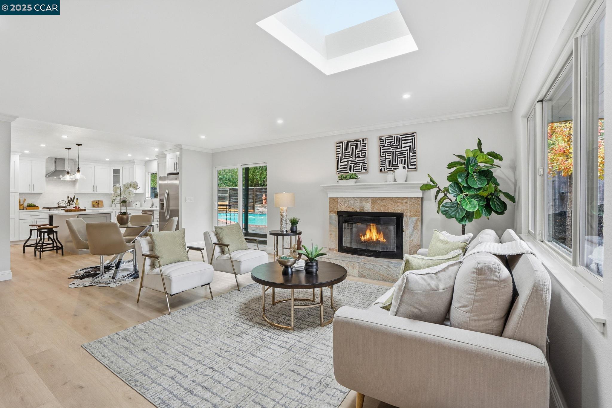 Detail Gallery Image 4 of 42 For 289 Sierra Dr, Walnut Creek,  CA 94596 - 3 Beds | 2/1 Baths