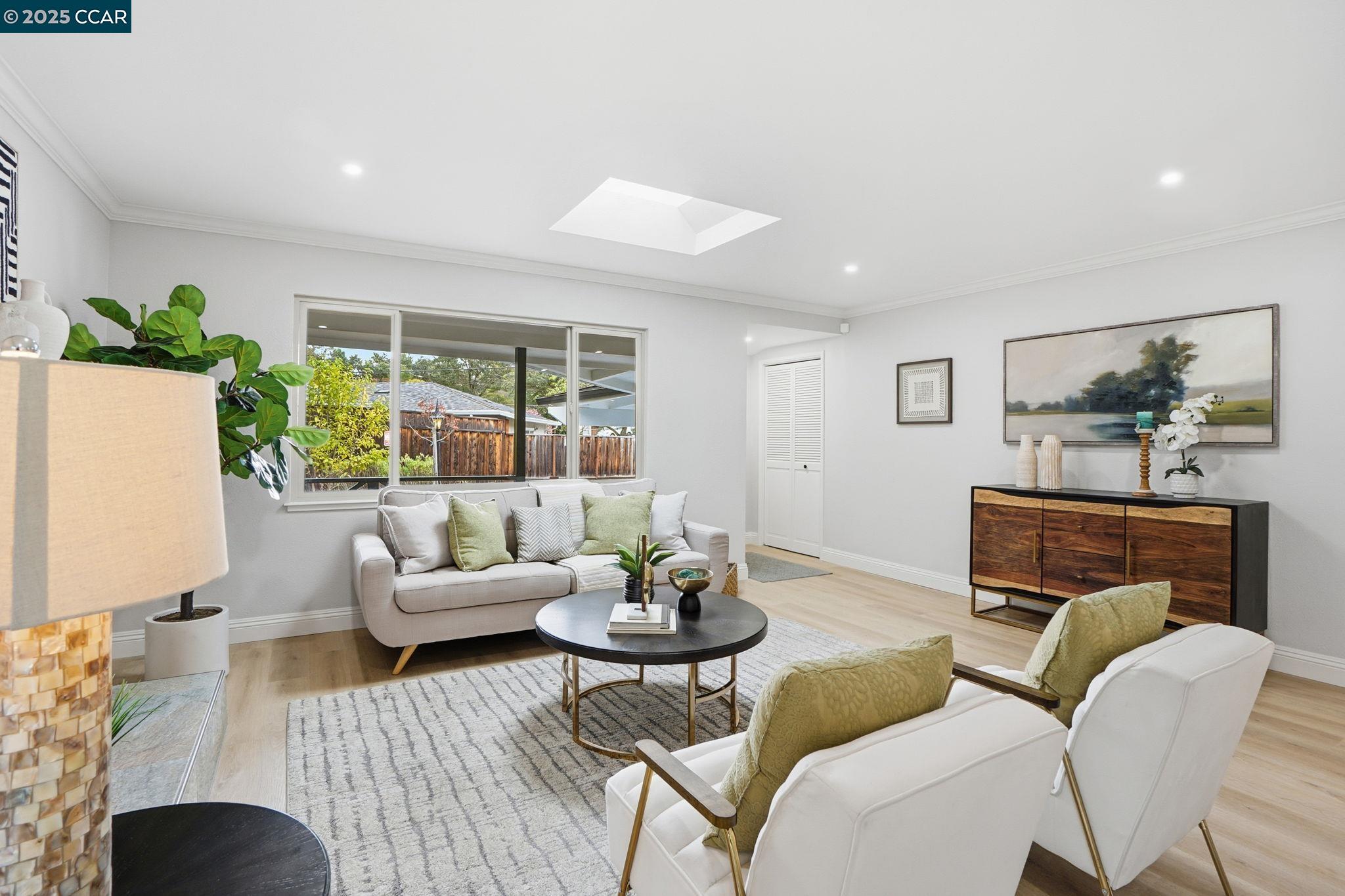 Detail Gallery Image 5 of 42 For 289 Sierra Dr, Walnut Creek,  CA 94596 - 3 Beds | 2/1 Baths