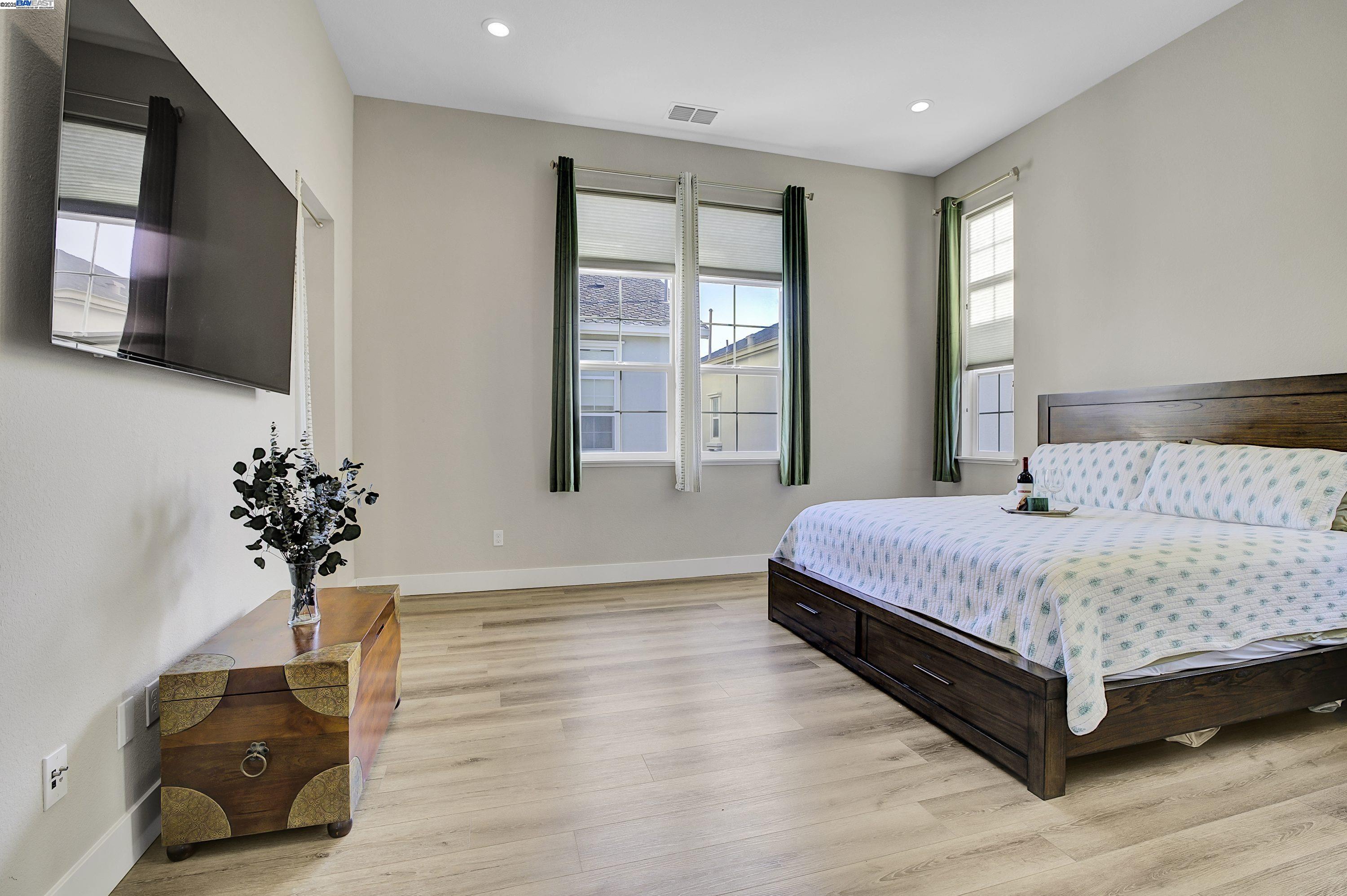 Detail Gallery Image 9 of 44 For 37515 Sea Bank St, Newark,  CA 94560 - 4 Beds | 3 Baths