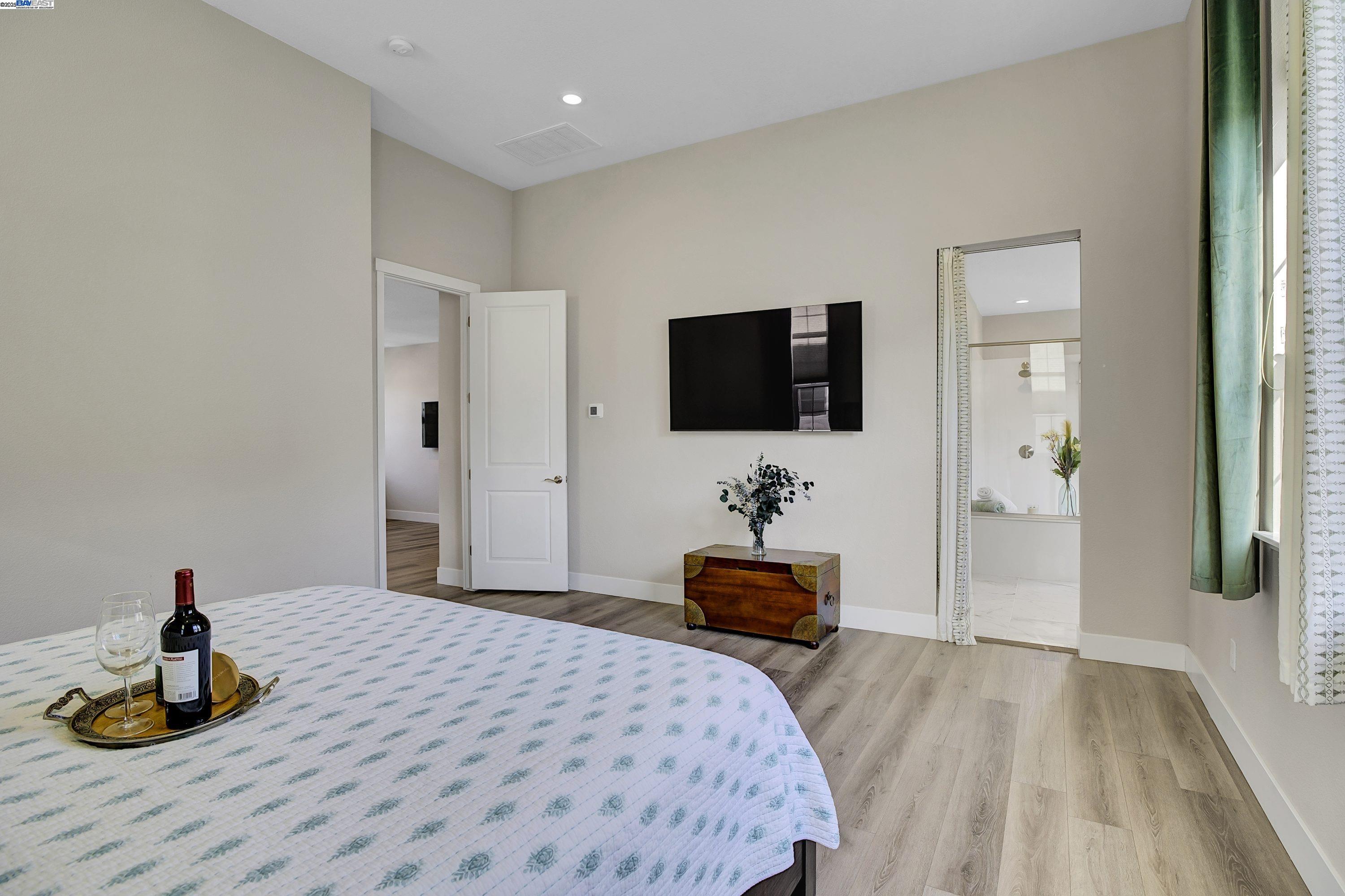 Detail Gallery Image 10 of 44 For 37515 Sea Bank St, Newark,  CA 94560 - 4 Beds | 3 Baths