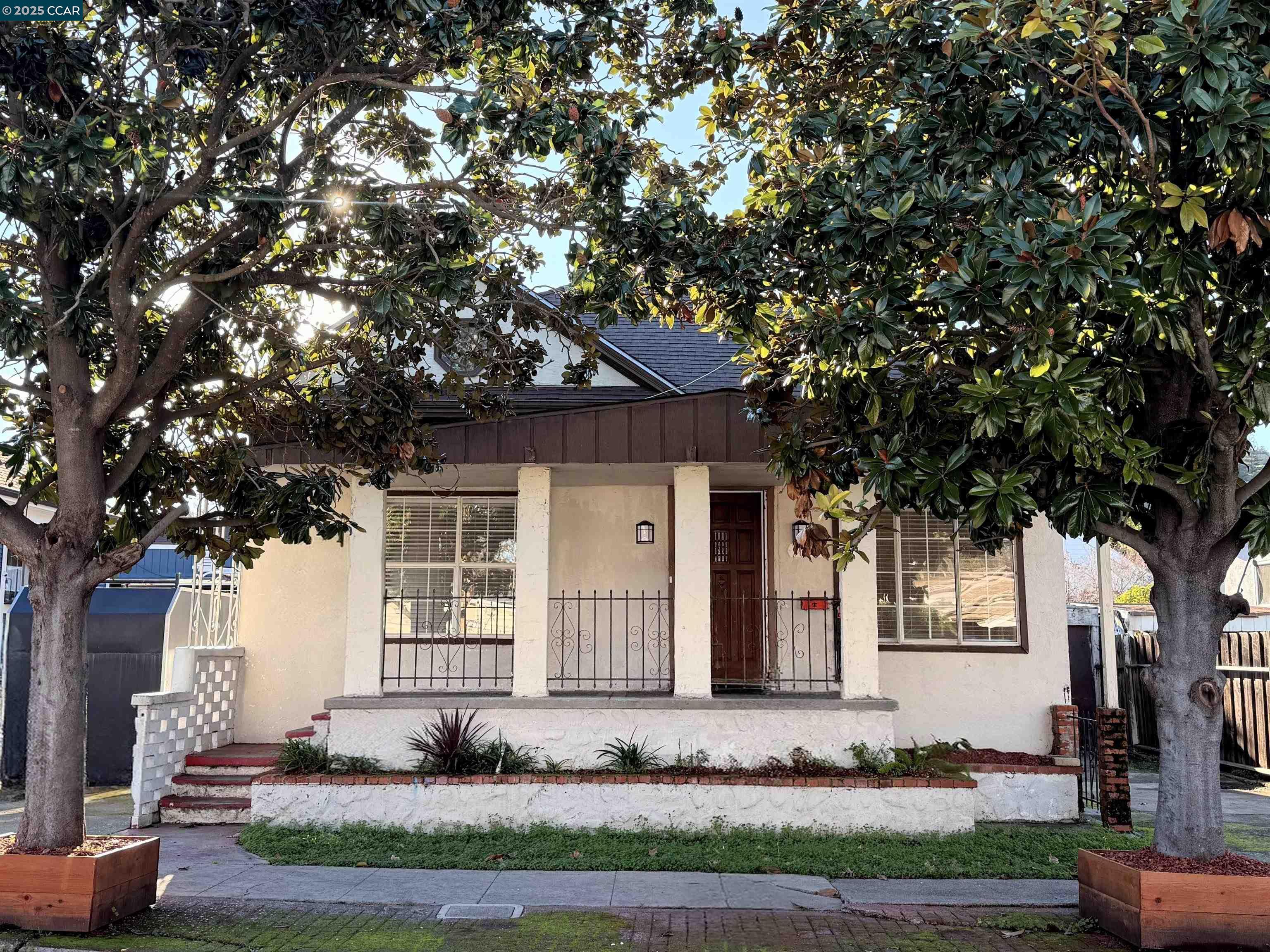 Front Image Thumbnail for CC41118142