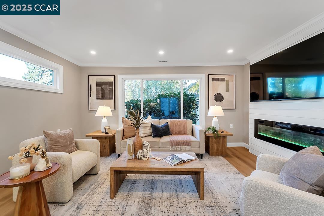 Detail Gallery Image 3 of 25 For 1180 Running Springs #4,  Walnut Creek,  CA 94595 - 2 Beds | 2 Baths