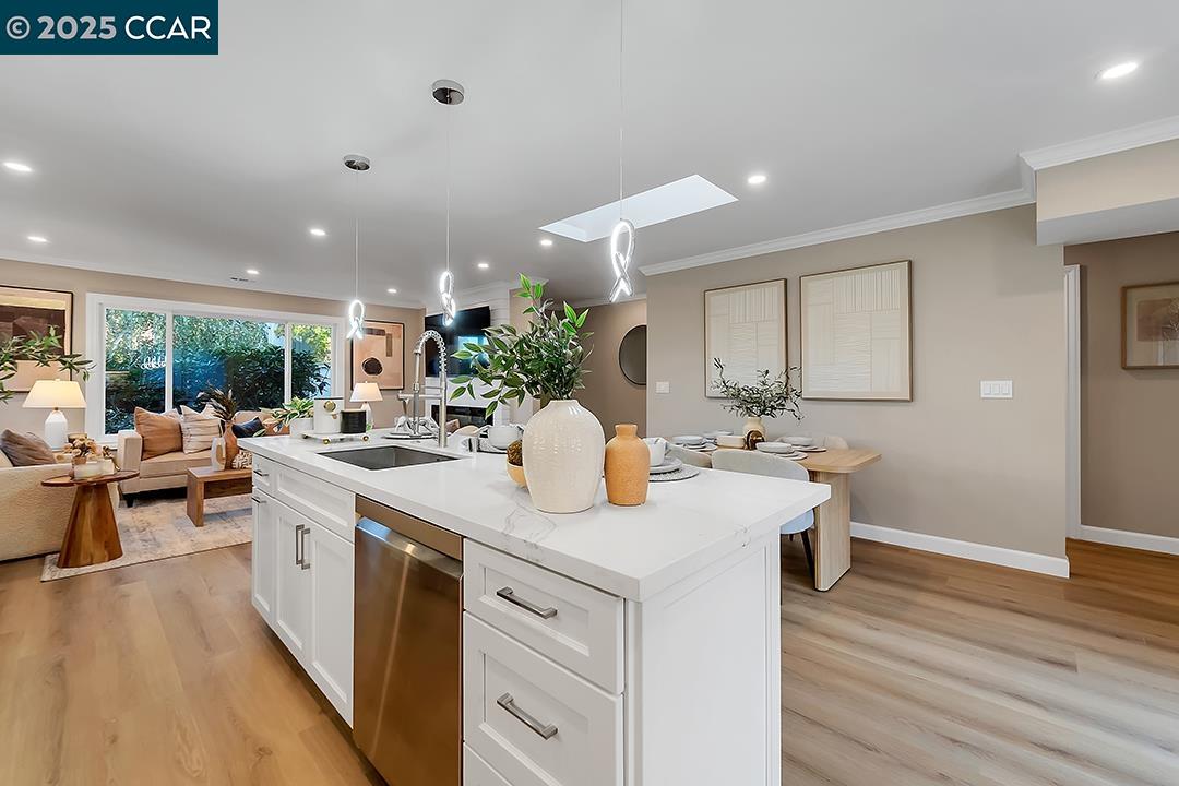 Detail Gallery Image 5 of 25 For 1180 Running Springs #4,  Walnut Creek,  CA 94595 - 2 Beds | 2 Baths