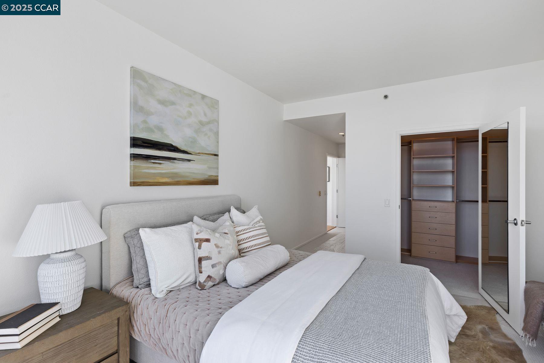 Detail Gallery Image 19 of 33 For 1 Lakeside Dr #1404,  Oakland,  CA 94612 - 2 Beds | 2 Baths