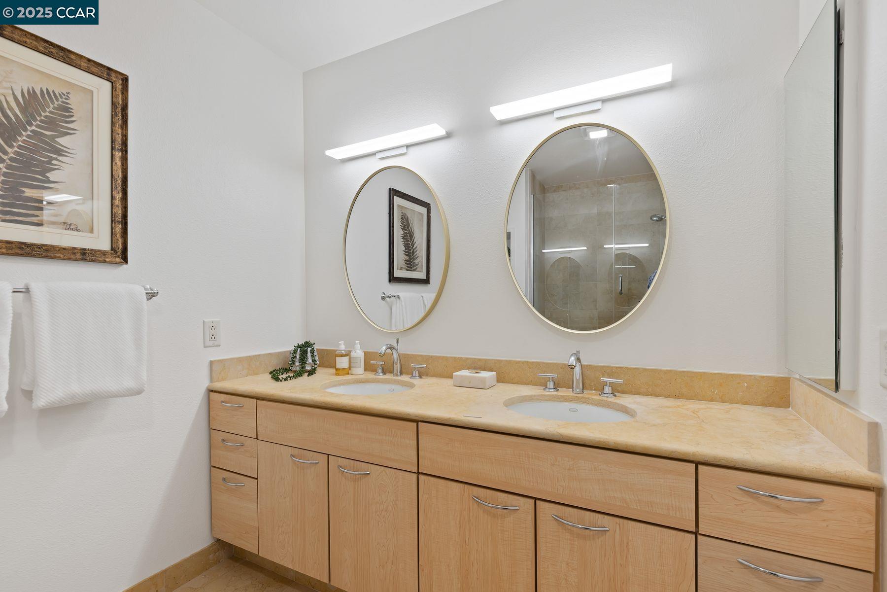 Detail Gallery Image 21 of 33 For 1 Lakeside Dr #1404,  Oakland,  CA 94612 - 2 Beds | 2 Baths