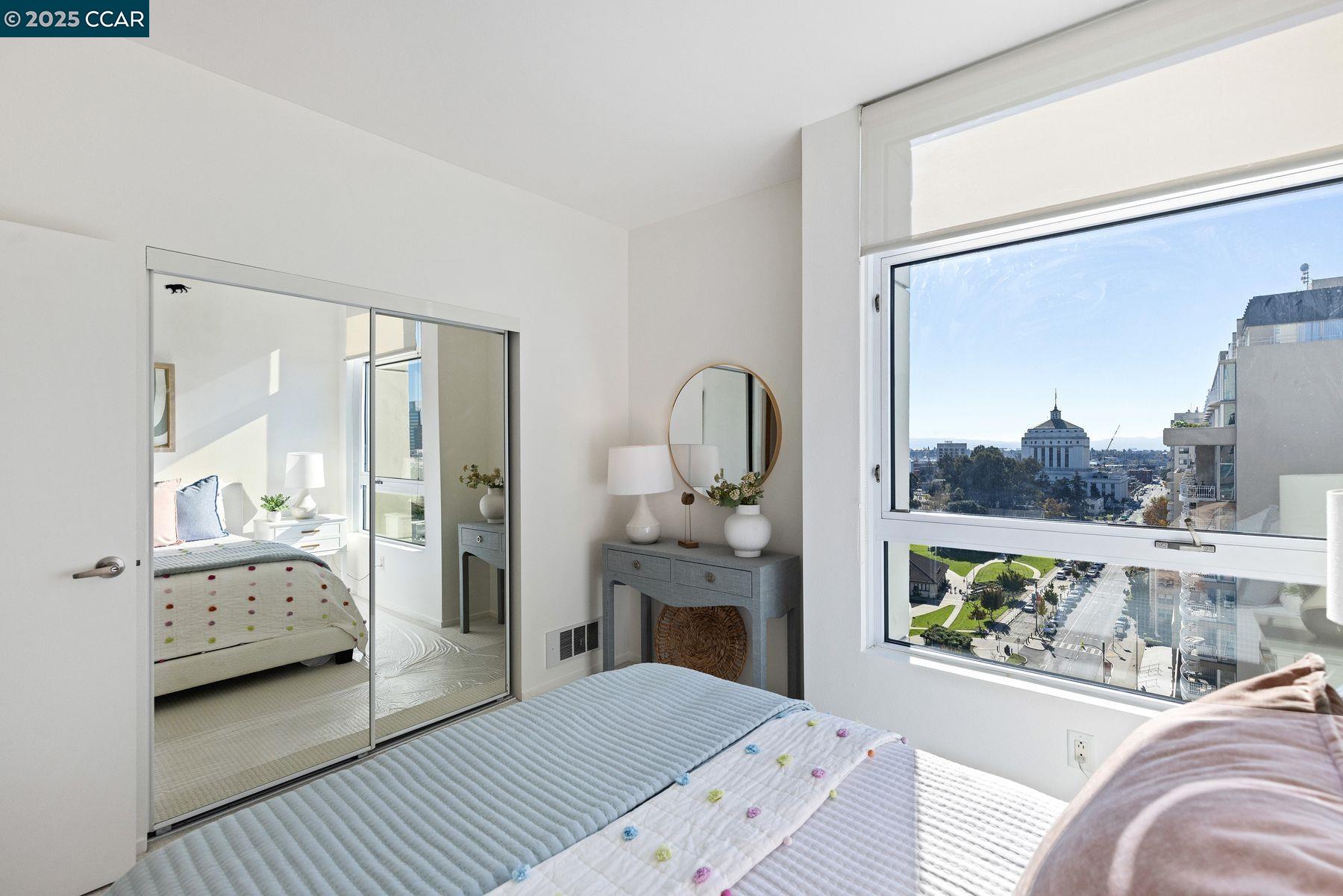 Detail Gallery Image 25 of 33 For 1 Lakeside Dr #1404,  Oakland,  CA 94612 - 2 Beds | 2 Baths