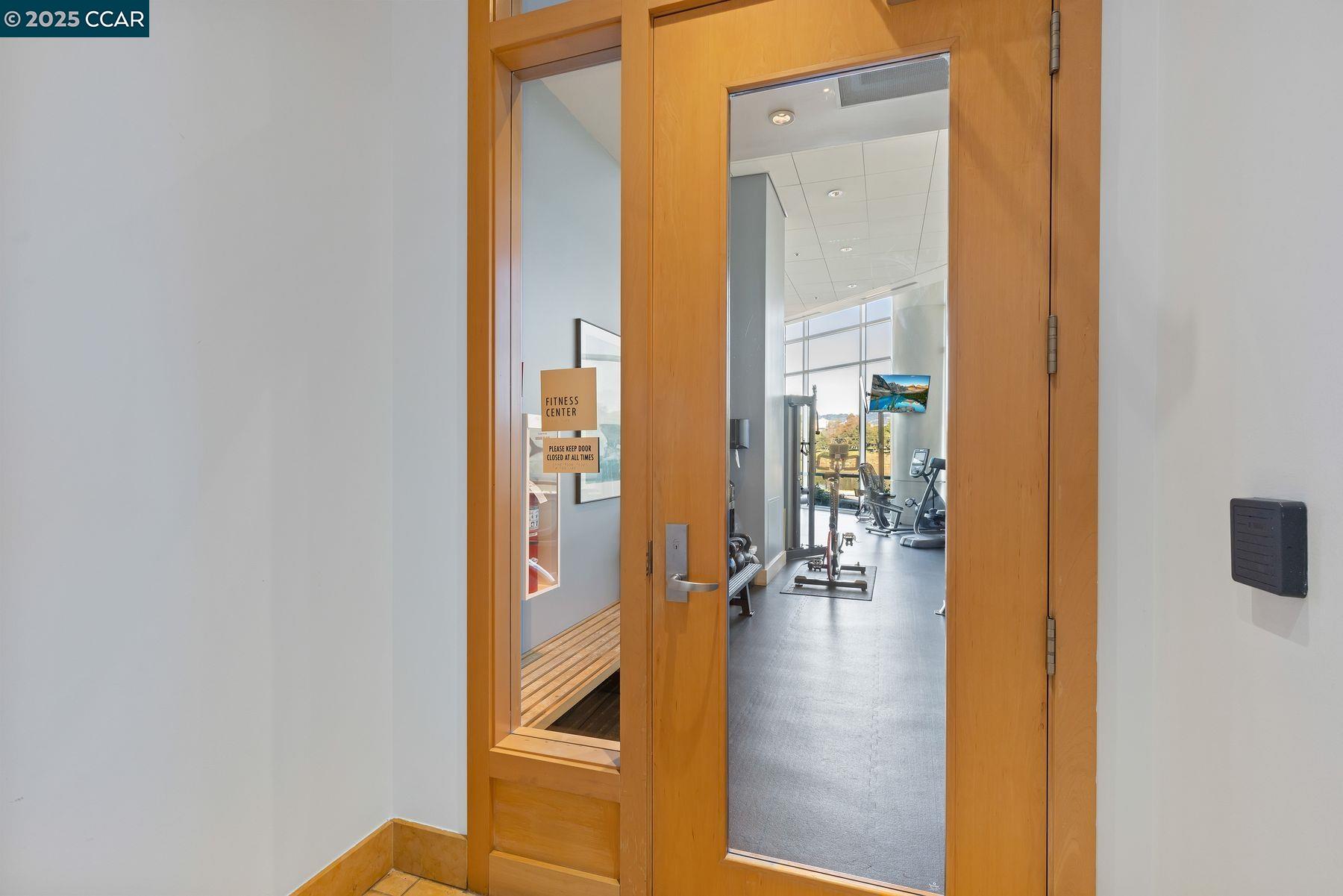 Detail Gallery Image 28 of 33 For 1 Lakeside Dr #1404,  Oakland,  CA 94612 - 2 Beds | 2 Baths