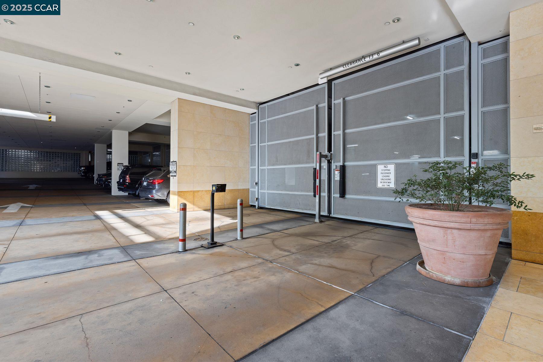 Detail Gallery Image 33 of 33 For 1 Lakeside Dr #1404,  Oakland,  CA 94612 - 2 Beds | 2 Baths