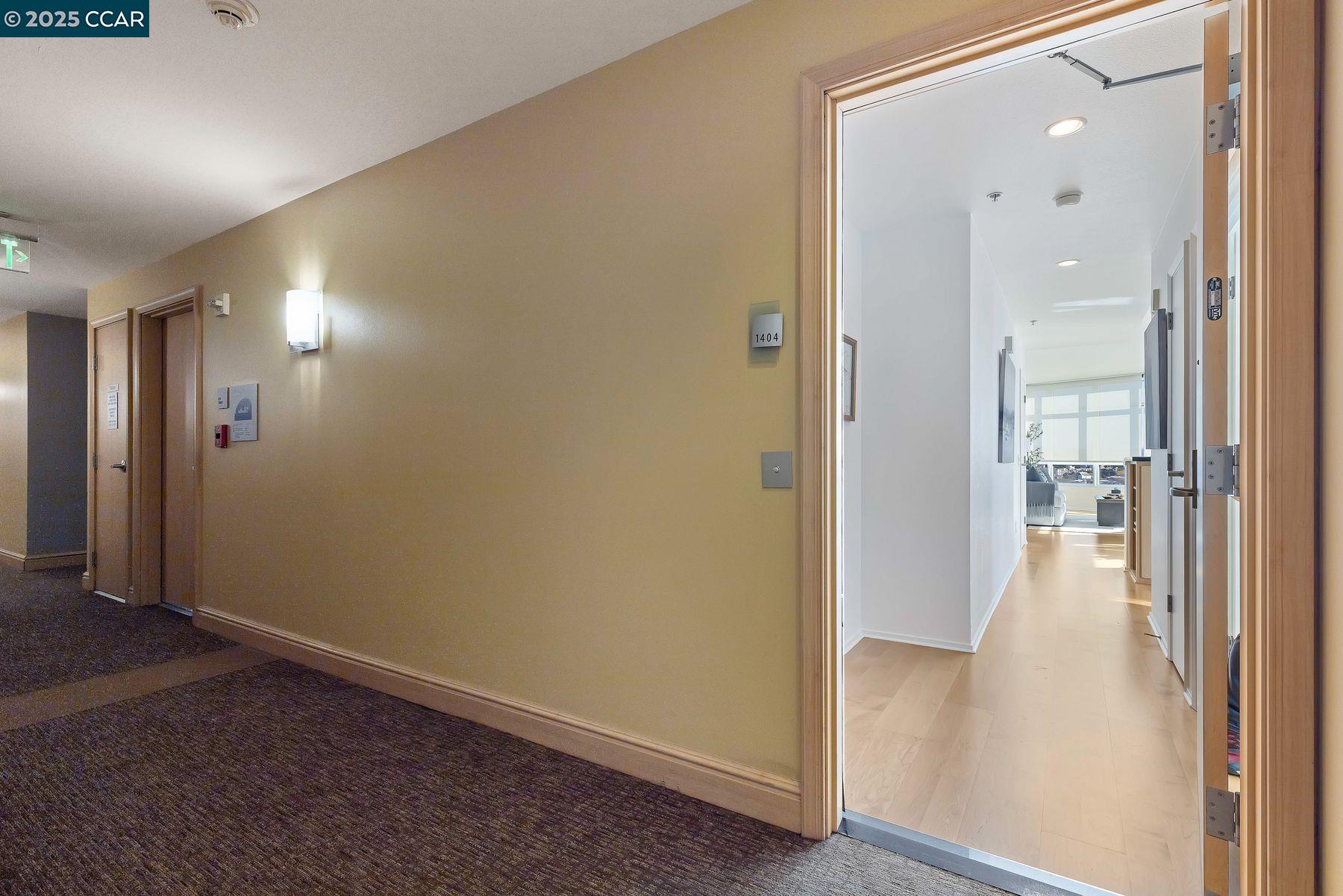 Detail Gallery Image 5 of 33 For 1 Lakeside Dr #1404,  Oakland,  CA 94612 - 2 Beds | 2 Baths