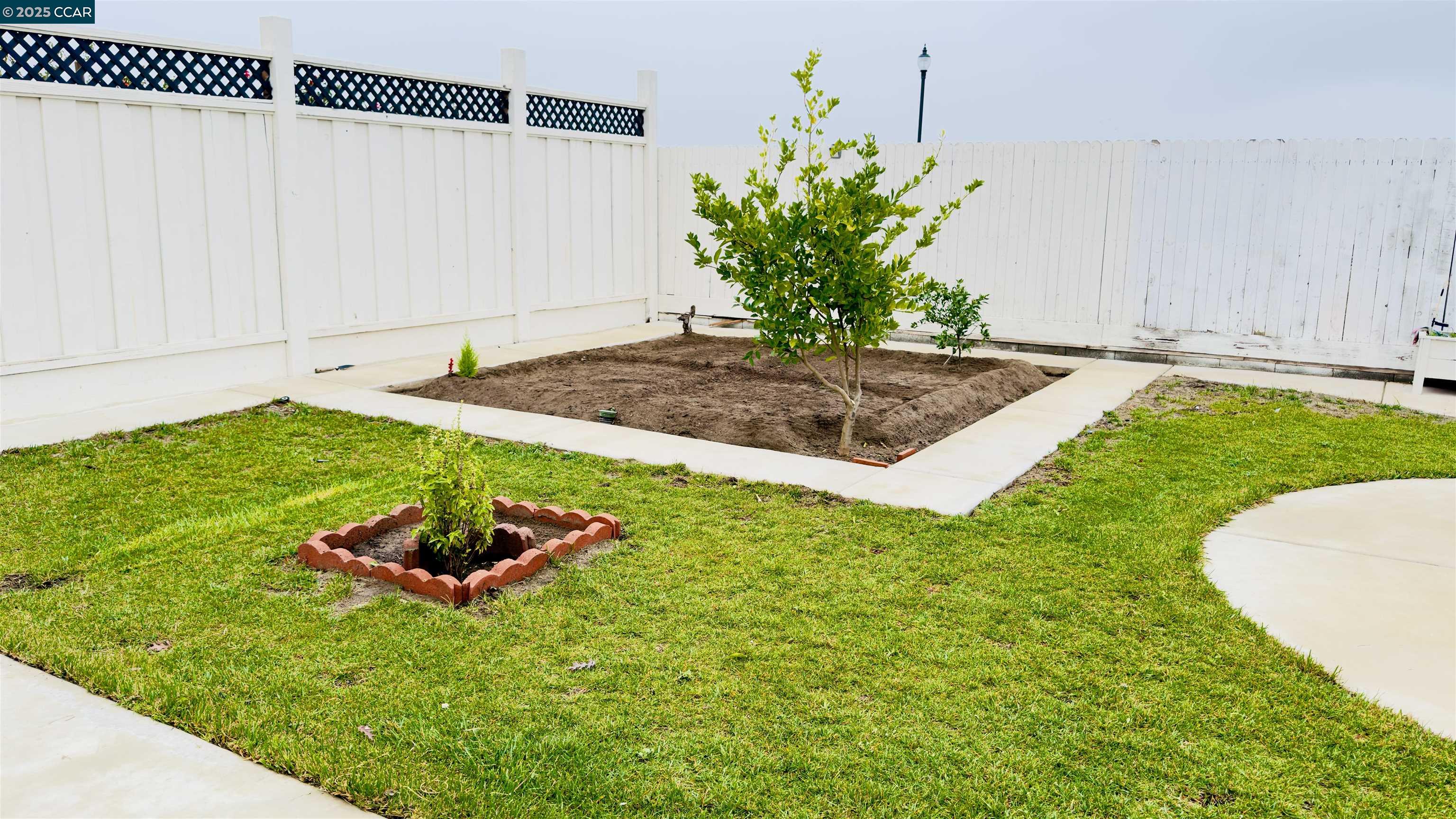 Detail Gallery Image 38 of 44 For 2026 Maiden Grass Ave, Manteca,  CA 95337 - 4 Beds | 3 Baths