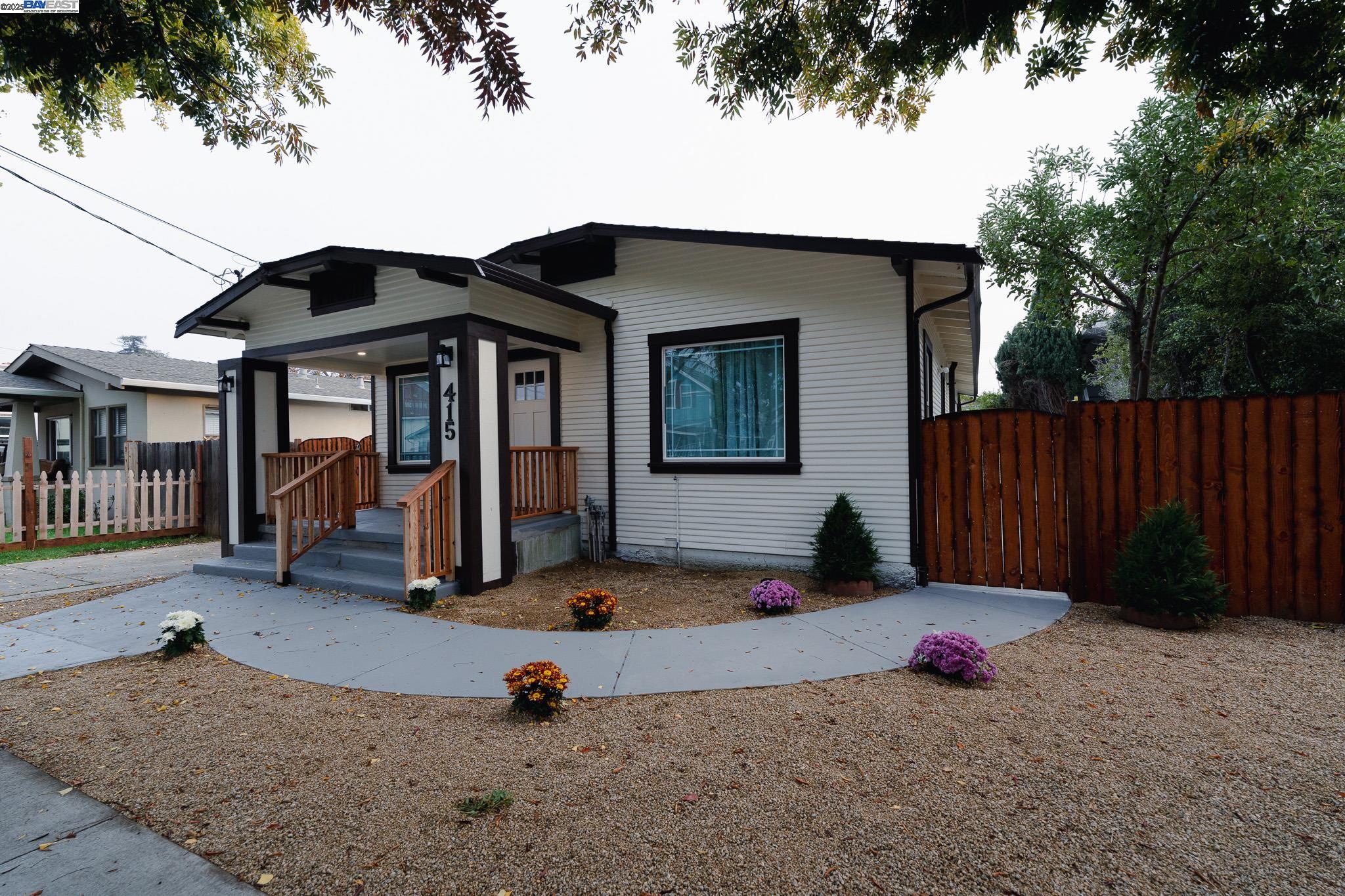 Detail Gallery Image 4 of 30 For 415 W 9th St, Antioch,  CA 94509 - 3 Beds | 2 Baths