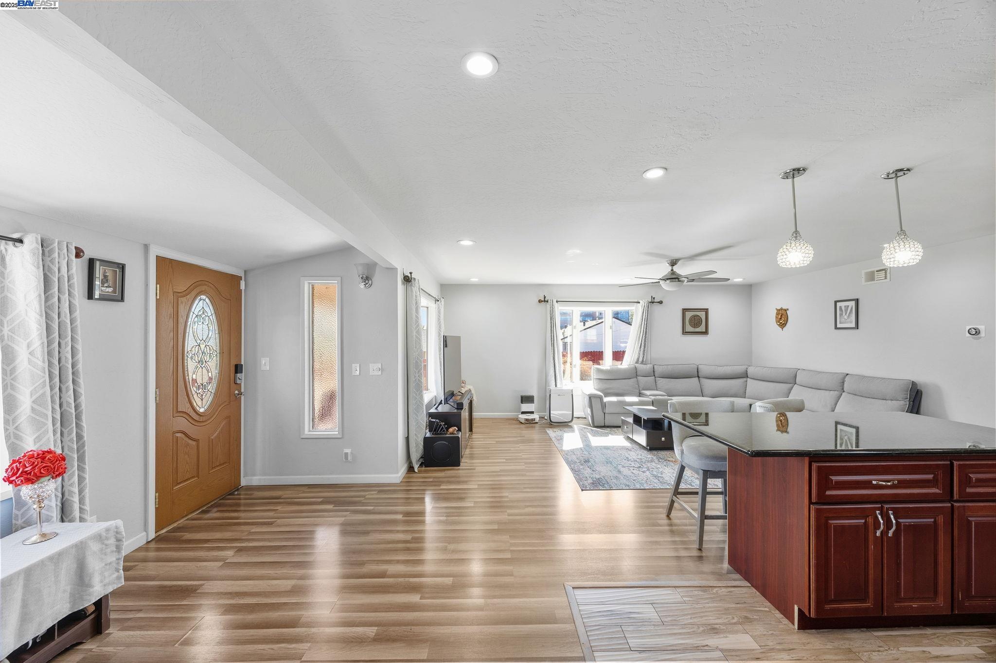 Detail Gallery Image 26 of 38 For 19695 Bernal Street, Castro Valley,  CA 94546-3341 - 4 Beds | 2 Baths