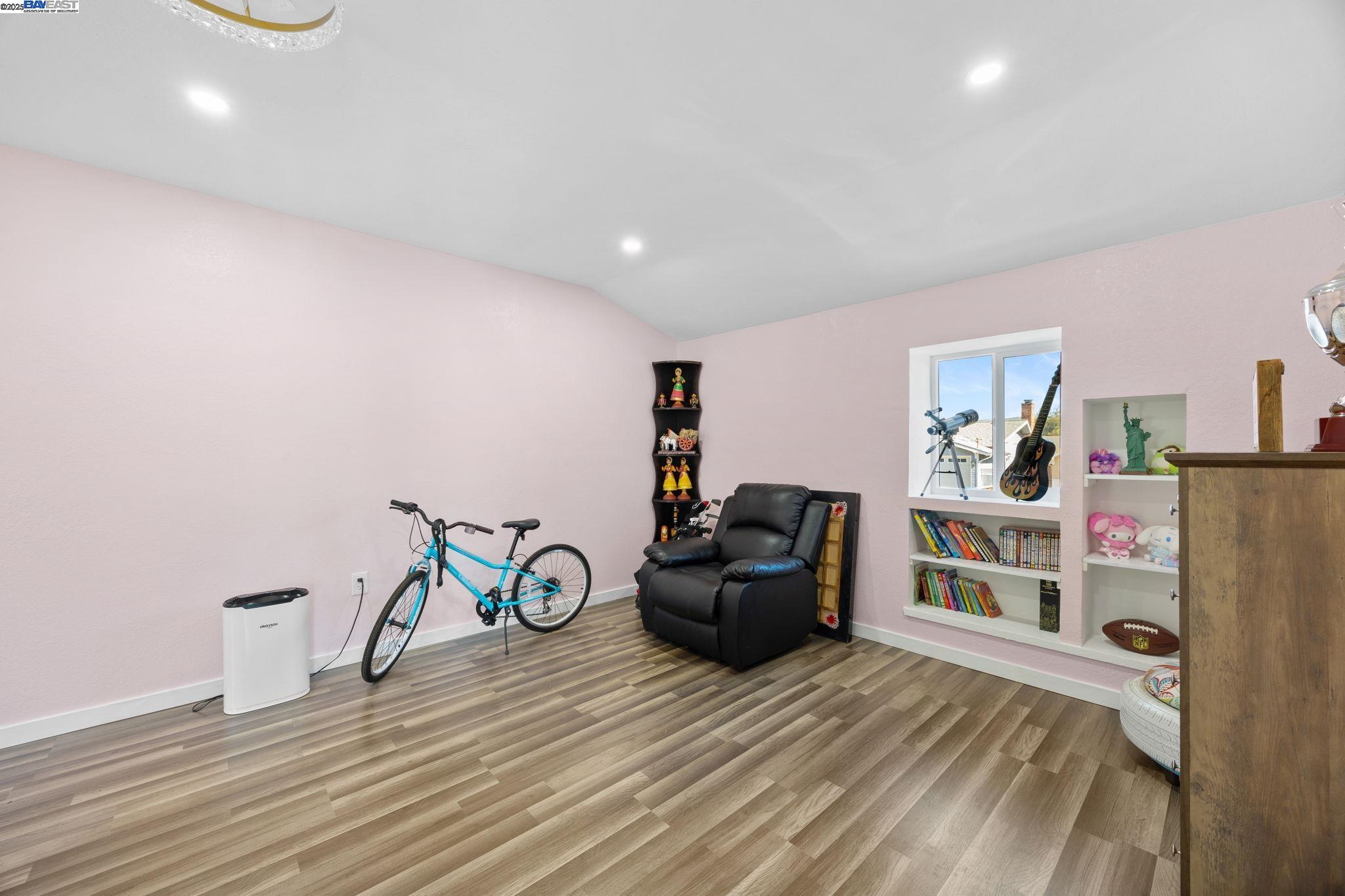 Detail Gallery Image 27 of 38 For 19695 Bernal Street, Castro Valley,  CA 94546-3341 - 4 Beds | 2 Baths