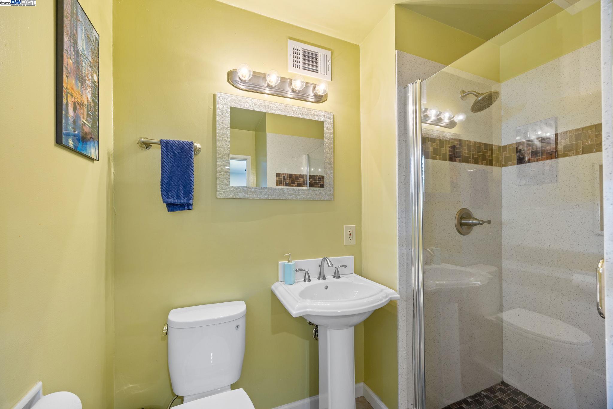 Detail Gallery Image 38 of 38 For 19695 Bernal Street, Castro Valley,  CA 94546-3341 - 4 Beds | 2 Baths