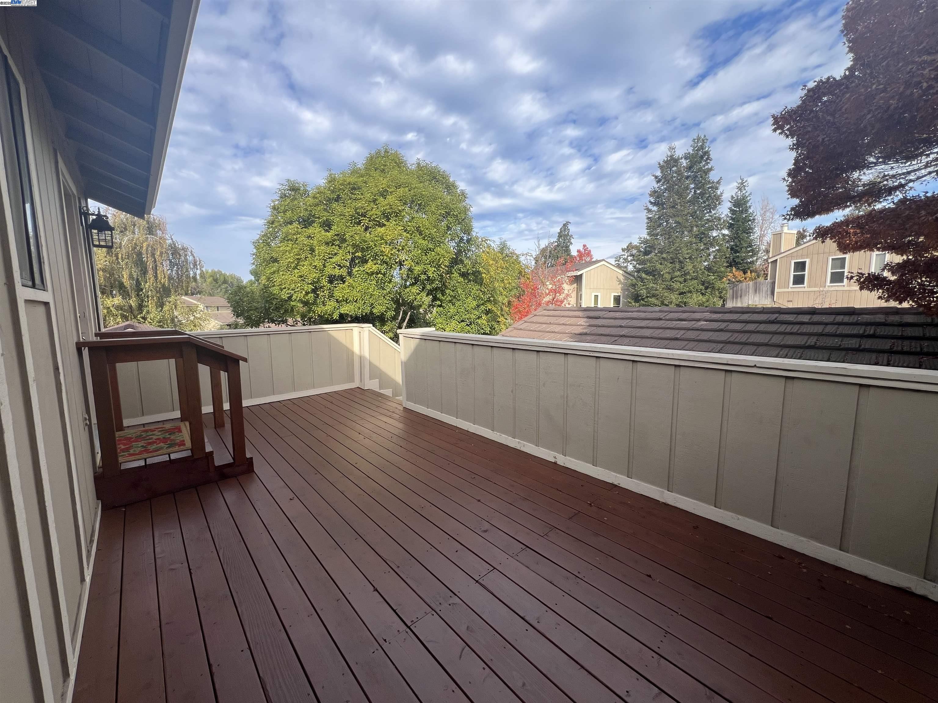 Detail Gallery Image 22 of 30 For 405 Thistle Cir, Martinez,  CA 94553 - 3 Beds | 2/1 Baths