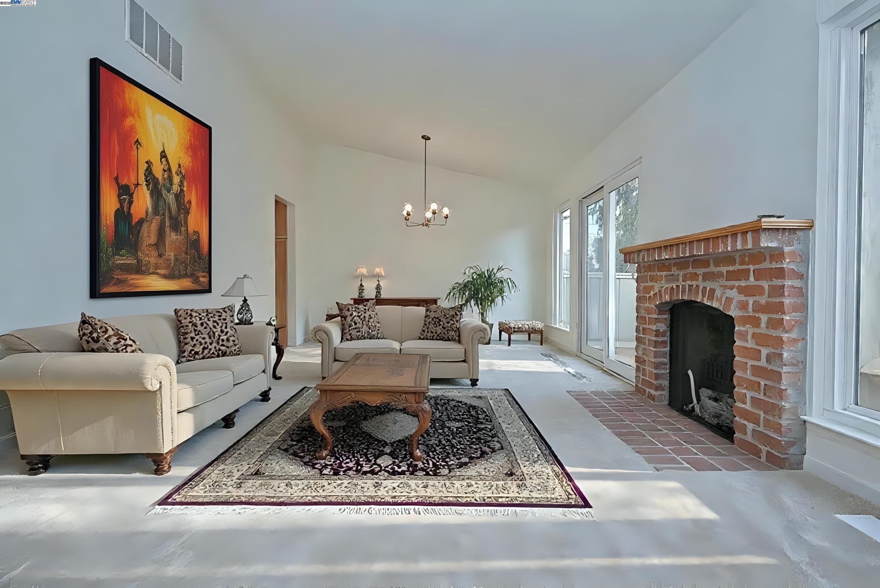 Detail Gallery Image 6 of 30 For 405 Thistle Cir, Martinez,  CA 94553 - 3 Beds | 2/1 Baths