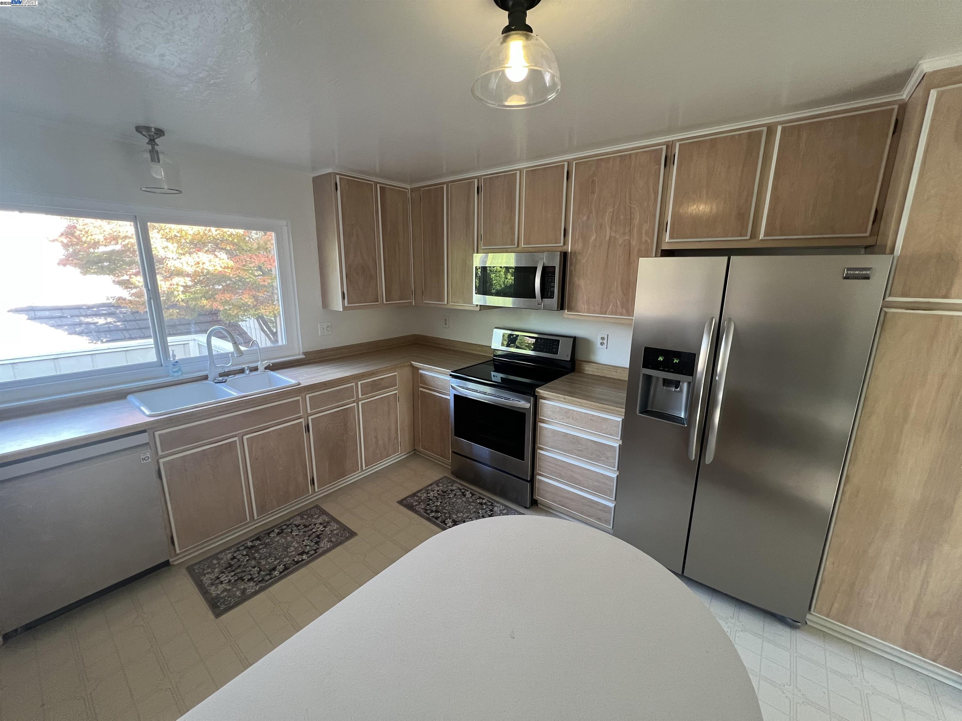 Photo #8: 41118153 Listing: Photo #8