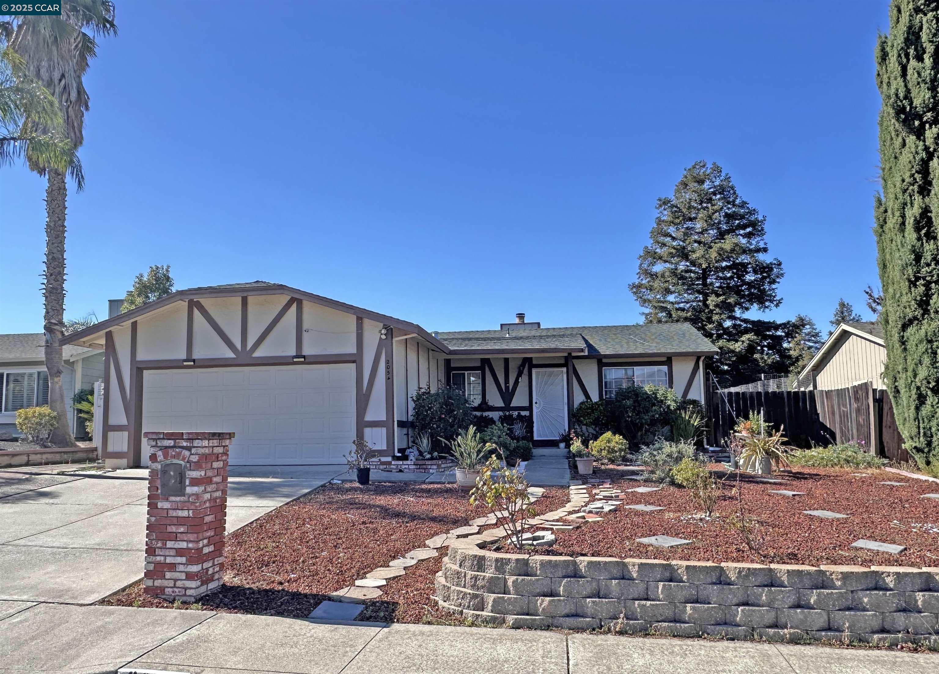 Detail Gallery Image 2 of 23 For 2054 Mendocino Dr, Bay Point,  CA 94565 - 2 Beds | 2 Baths