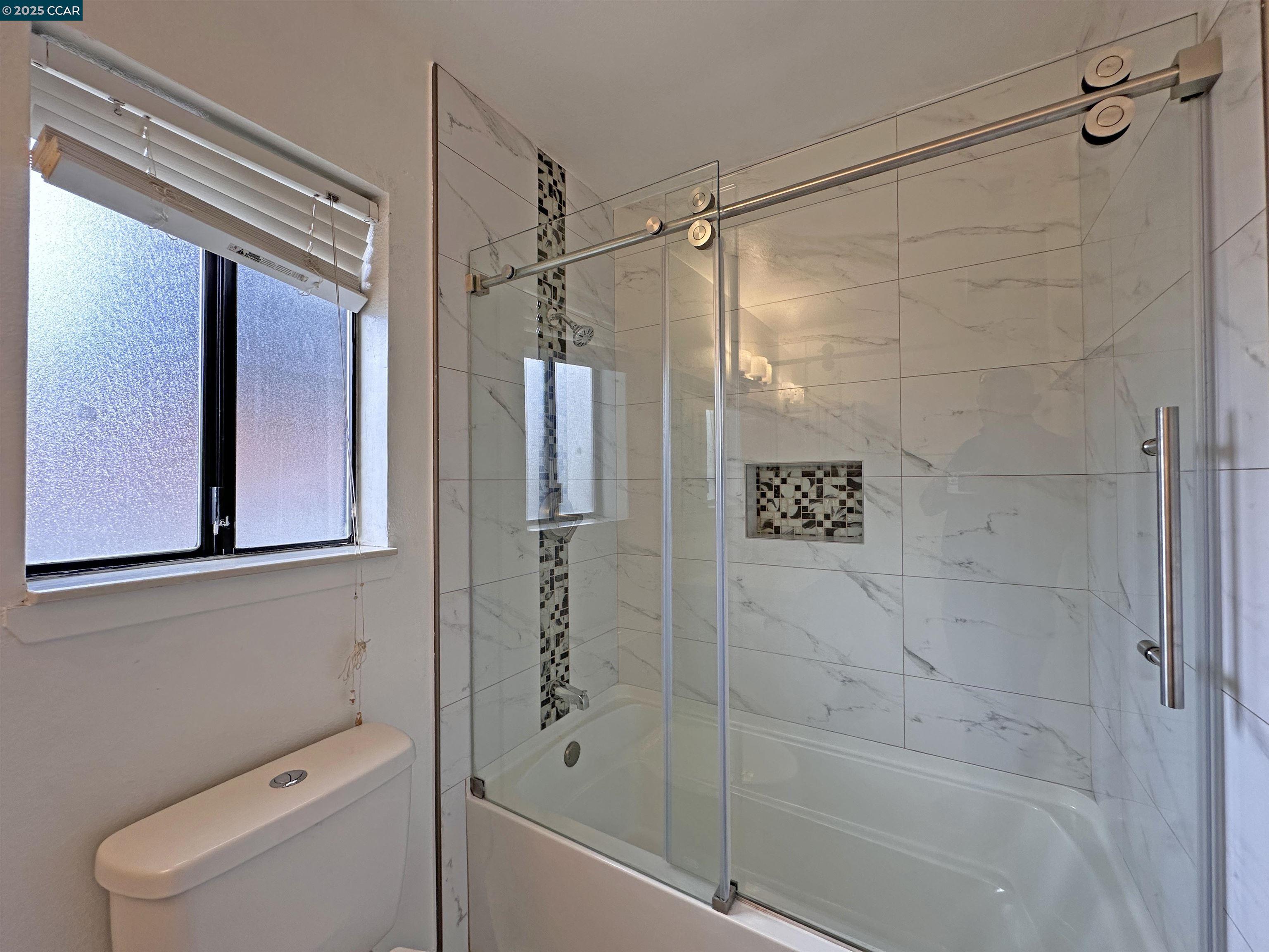 Detail Gallery Image 12 of 23 For 2054 Mendocino Dr, Bay Point,  CA 94565 - 2 Beds | 2 Baths