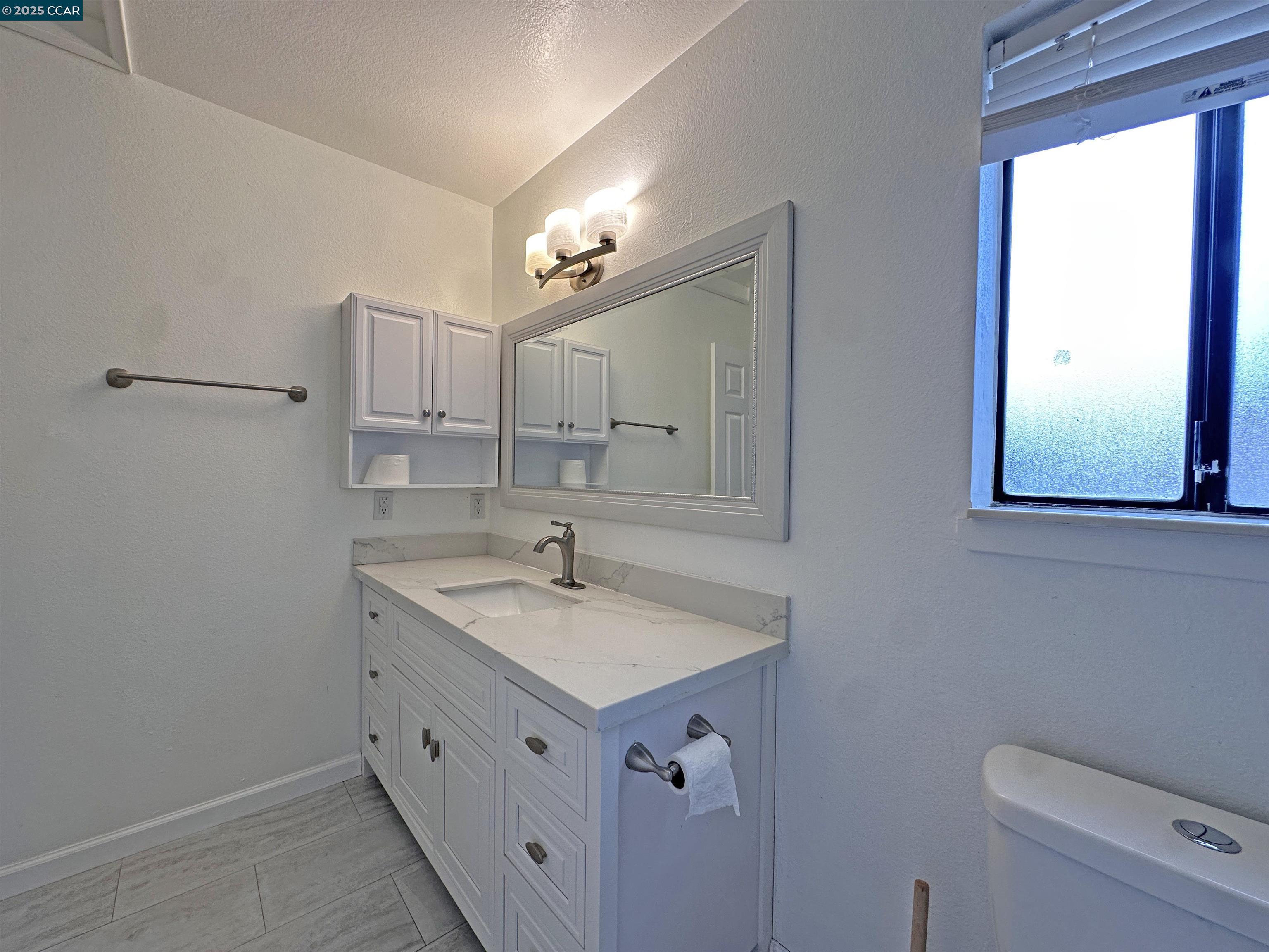 Detail Gallery Image 10 of 23 For 2054 Mendocino Dr, Bay Point,  CA 94565 - 2 Beds | 2 Baths