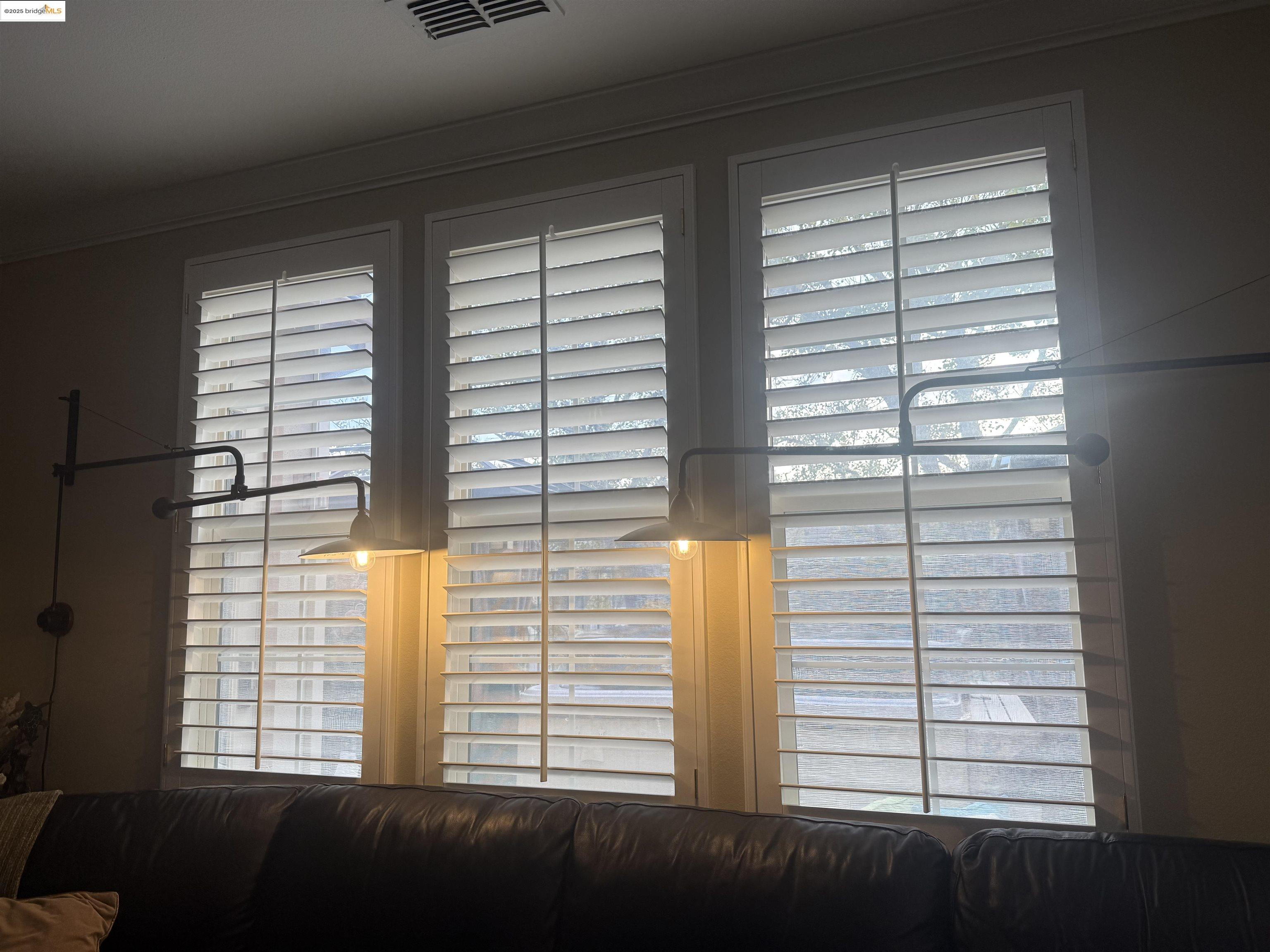 Detail Gallery Image 10 of 18 For 4072 Summer Gate Ave, Vallejo,  CA 94591 - 4 Beds | 4 Baths