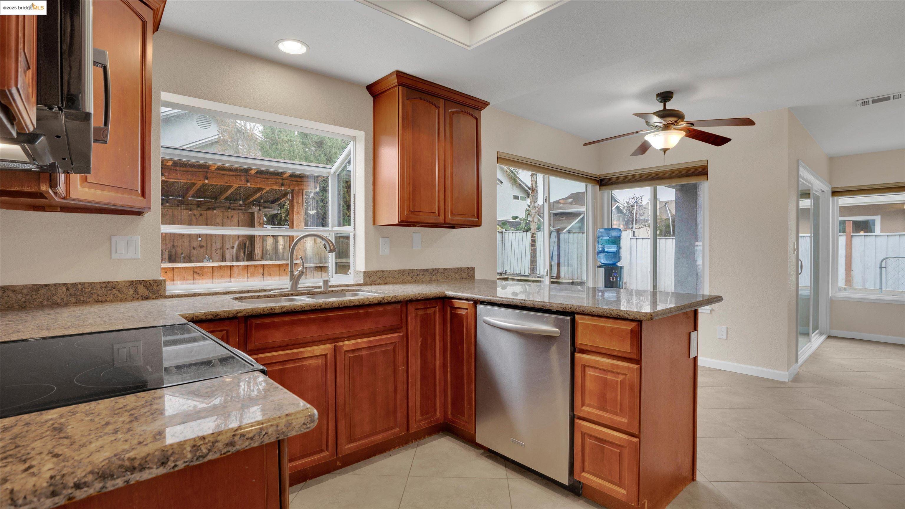 Detail Gallery Image 12 of 53 For 2271 Biscay Ct, Discovery Bay,  CA 94505 - 4 Beds | 2/1 Baths