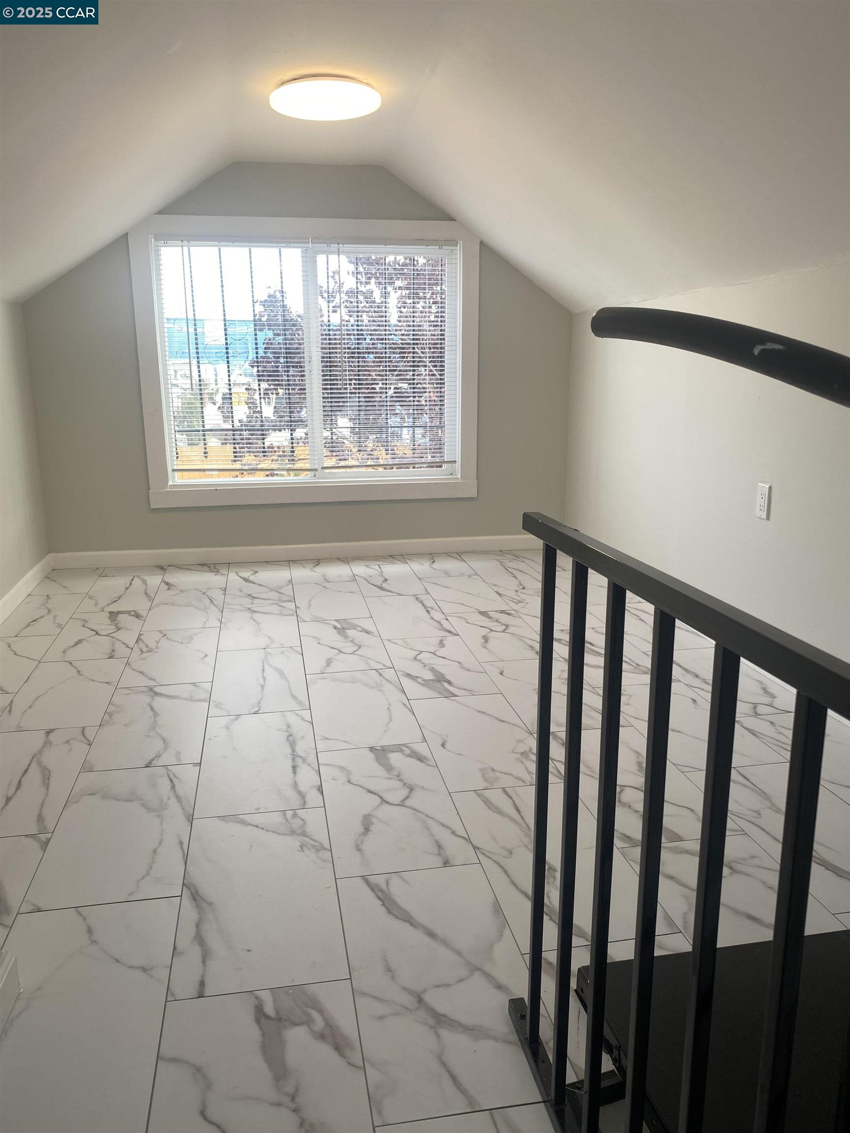 Detail Gallery Image 6 of 11 For 716 11th St, Richmond,  CA 94801 - 2 Beds | 1 Baths