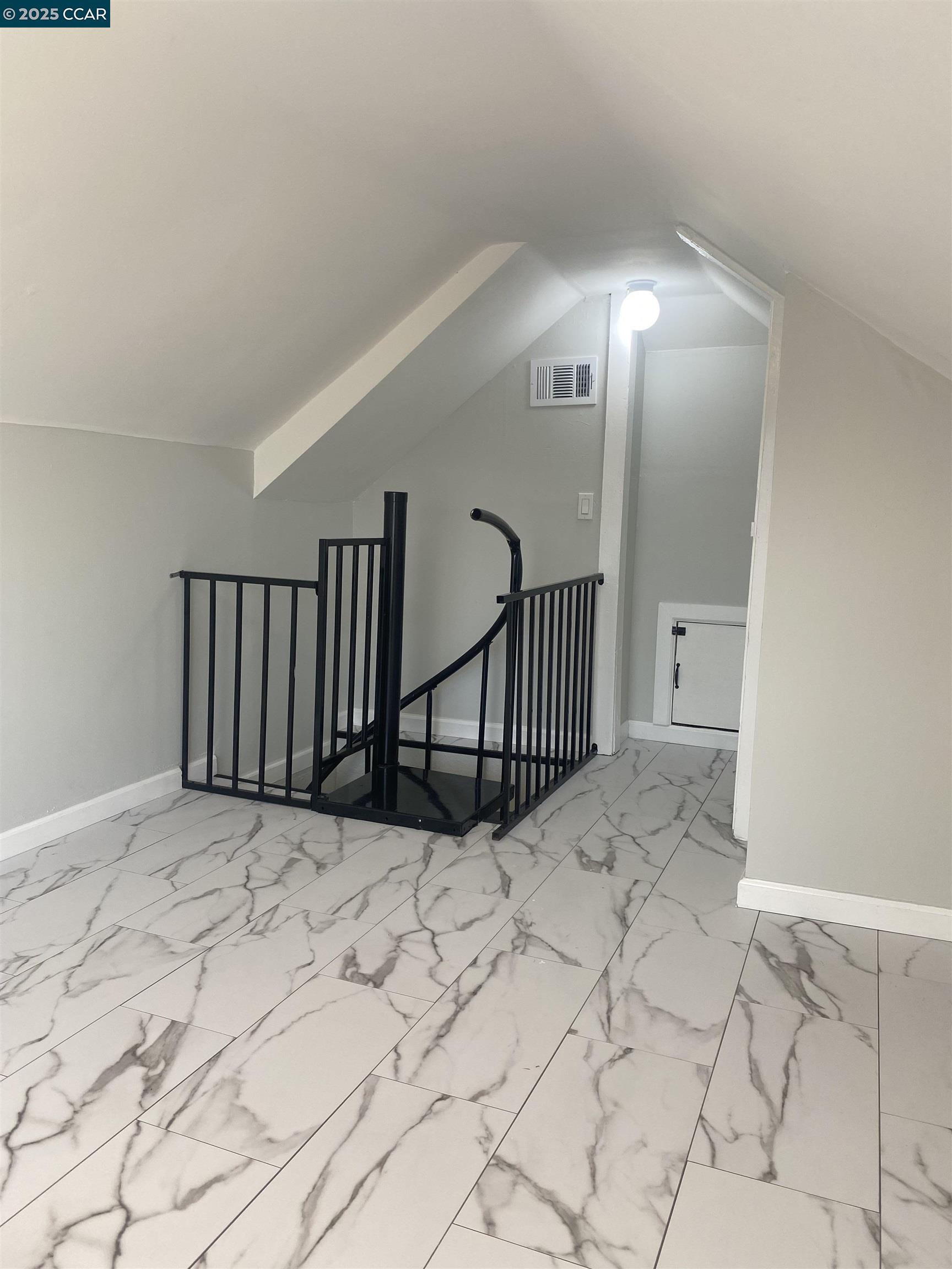 Detail Gallery Image 7 of 11 For 716 11th St, Richmond,  CA 94801 - 2 Beds | 1 Baths