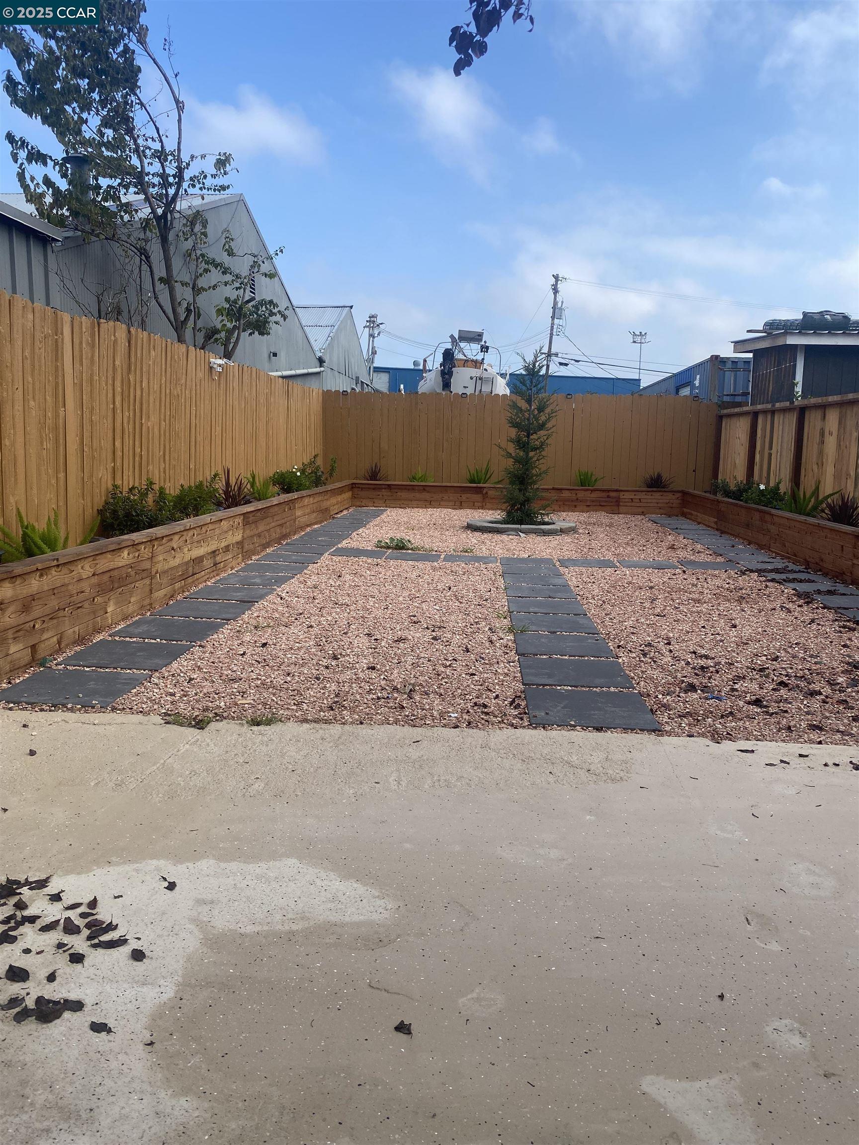 Detail Gallery Image 9 of 11 For 716 11th St, Richmond,  CA 94801 - 2 Beds | 1 Baths