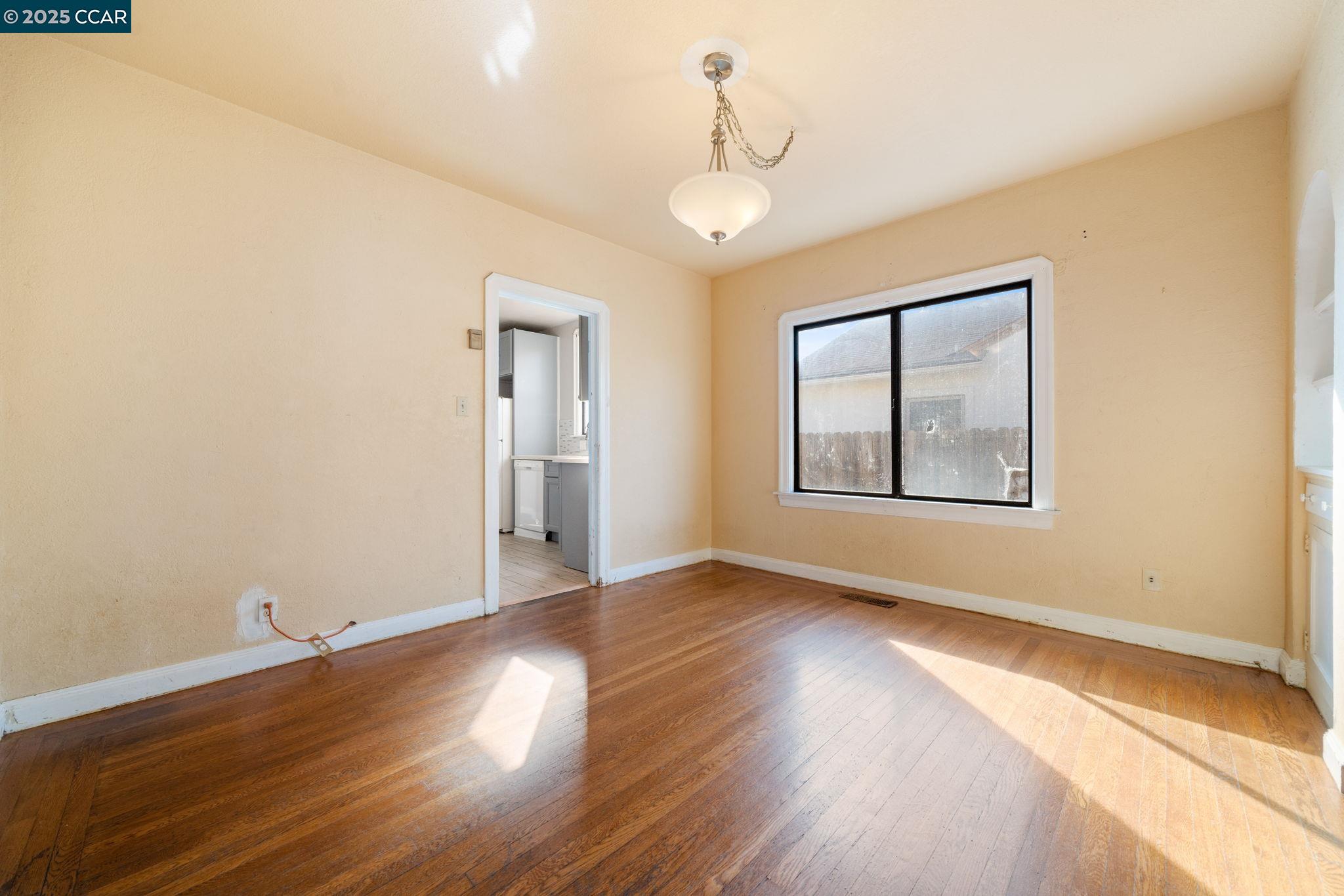 Detail Gallery Image 11 of 27 For 2380 107th Avenue, Oakland,  CA 94603 - 3 Beds | 2 Baths