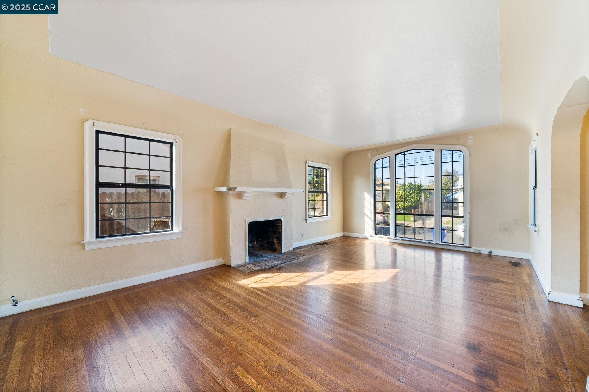 Detail Gallery Image 13 of 27 For 2380 107th Avenue, Oakland,  CA 94603 - 3 Beds | 2 Baths