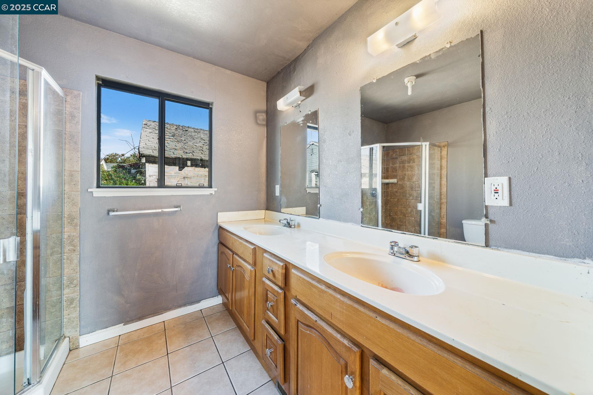 Detail Gallery Image 22 of 27 For 2380 107th Avenue, Oakland,  CA 94603 - 3 Beds | 2 Baths