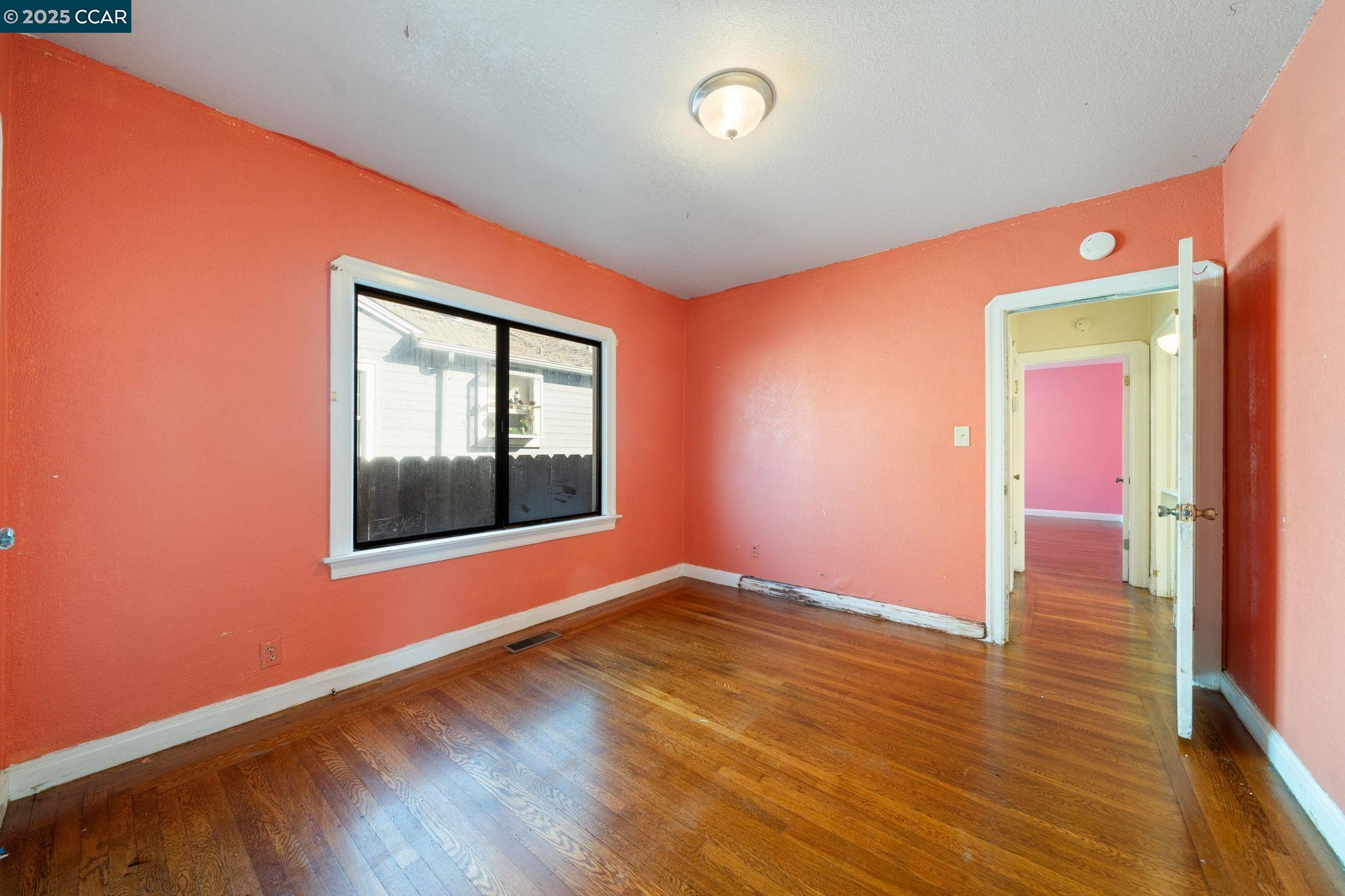 Detail Gallery Image 5 of 27 For 2380 107th Avenue, Oakland,  CA 94603 - 3 Beds | 2 Baths