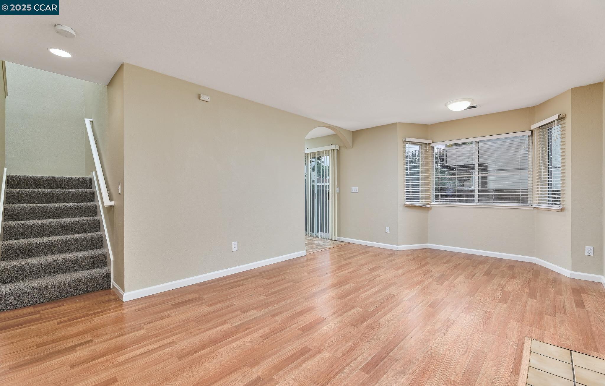 Detail Gallery Image 10 of 20 For 1896 Premier Pl, Concord,  CA 94520 - 3 Beds | 2/1 Baths