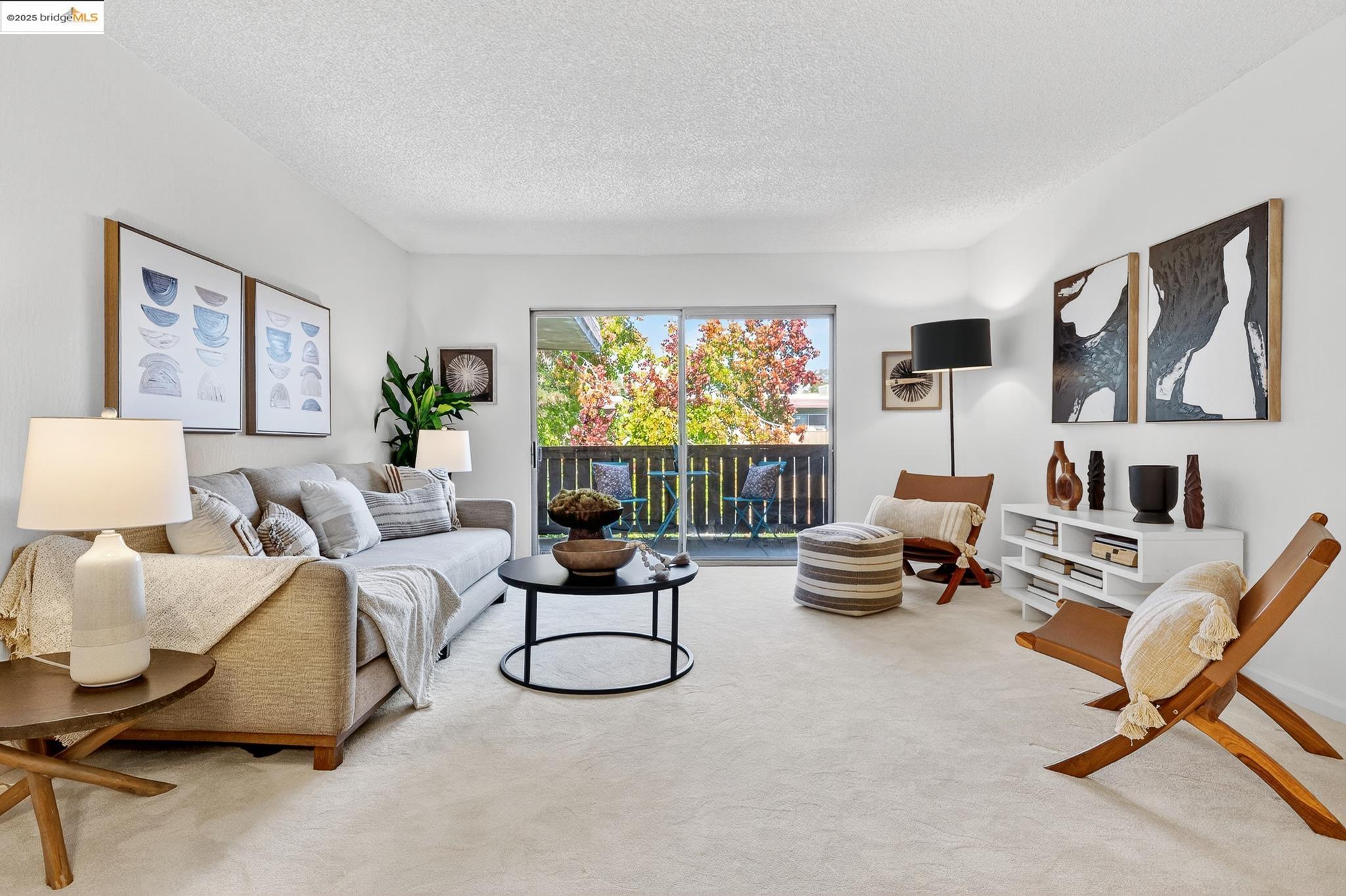 Photo #3: 41118173 Listing: Photo #3