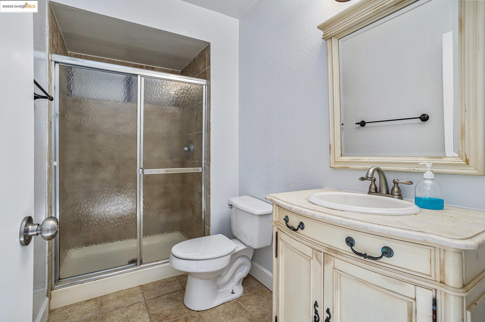 Detail Gallery Image 18 of 29 For 1718 Yellowstone Dr, Antioch,  CA 94509 - 4 Beds | 3 Baths