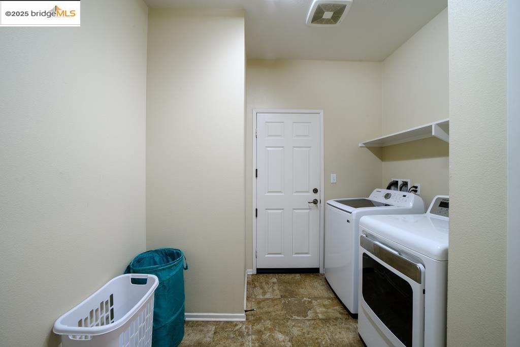 Detail Gallery Image 24 of 28 For 1350 Mistletoe Dr, Beaumont,  CA 92223 - 4 Beds | 3 Baths