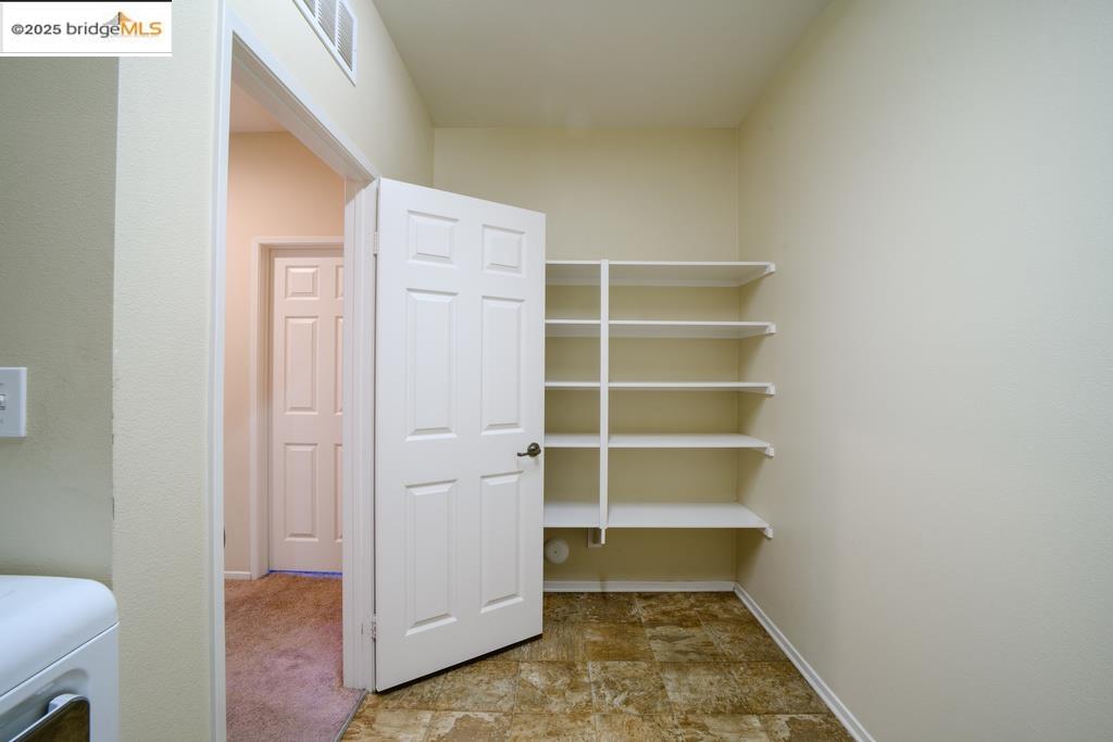 Detail Gallery Image 9 of 28 For 1350 Mistletoe Dr, Beaumont,  CA 92223 - 4 Beds | 3 Baths